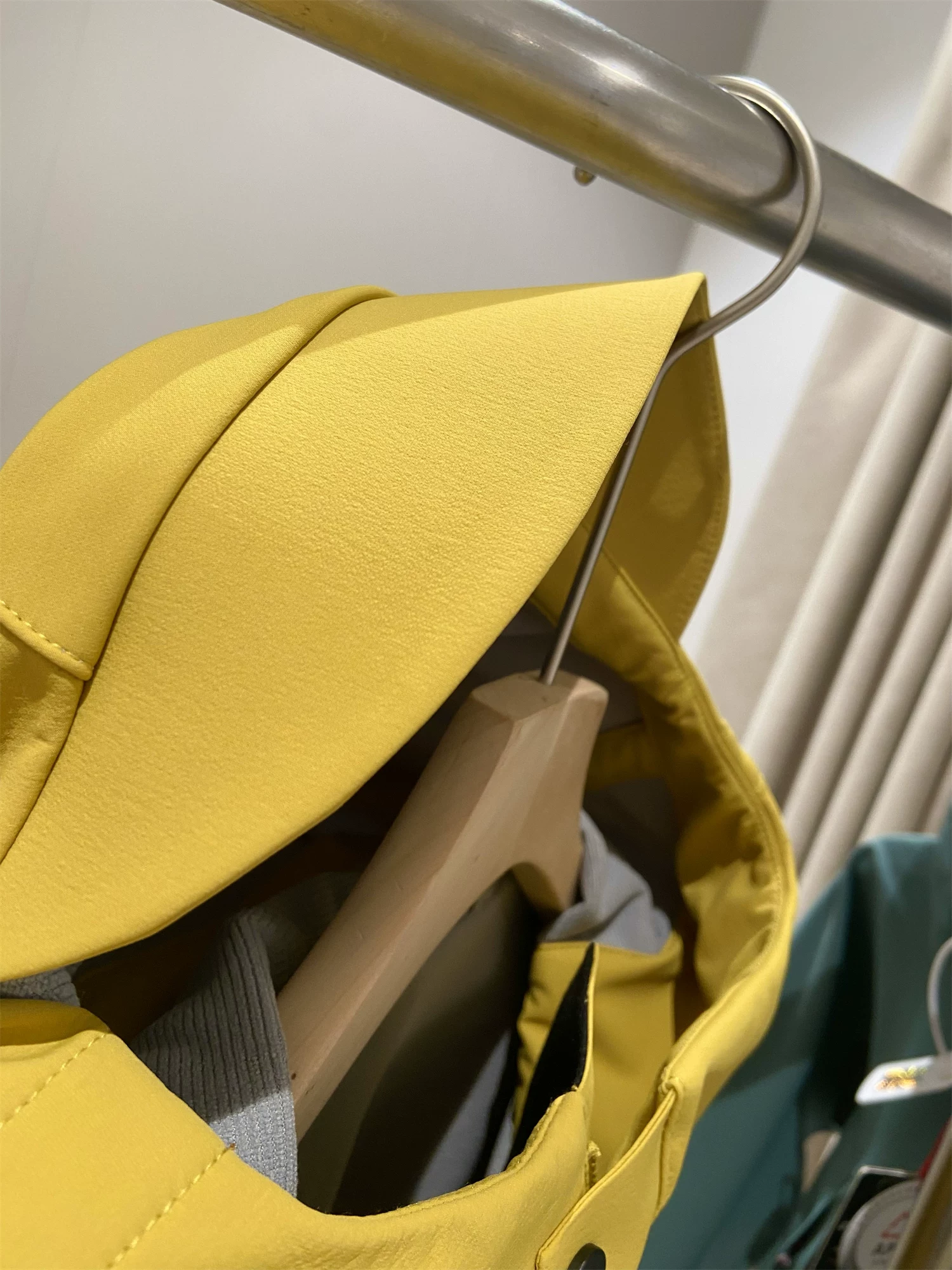 Don Quixote Shuojia Hàng cao cấp ngoài trời! Áo khoác phong cách cặp đôi màu trơn cao cấp sang trọng của Ý hợp thời trang