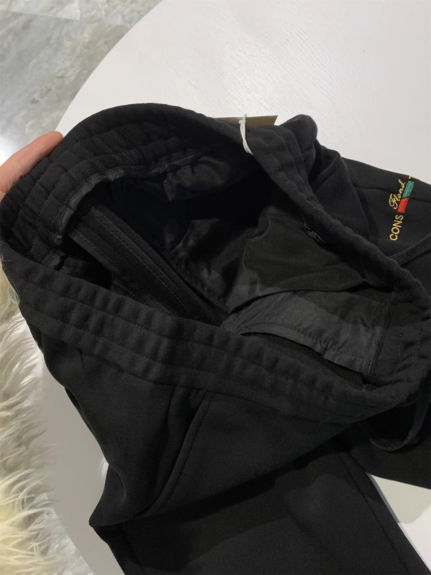 Quần áo dệt kim Don Quixote Evergreen! Có lớp lót lông cừu và dày dặn! Quần thể thao nam chất liệu thun co giãn, mềm mại, thêu viền, thích hợp cho mùa thu đông.