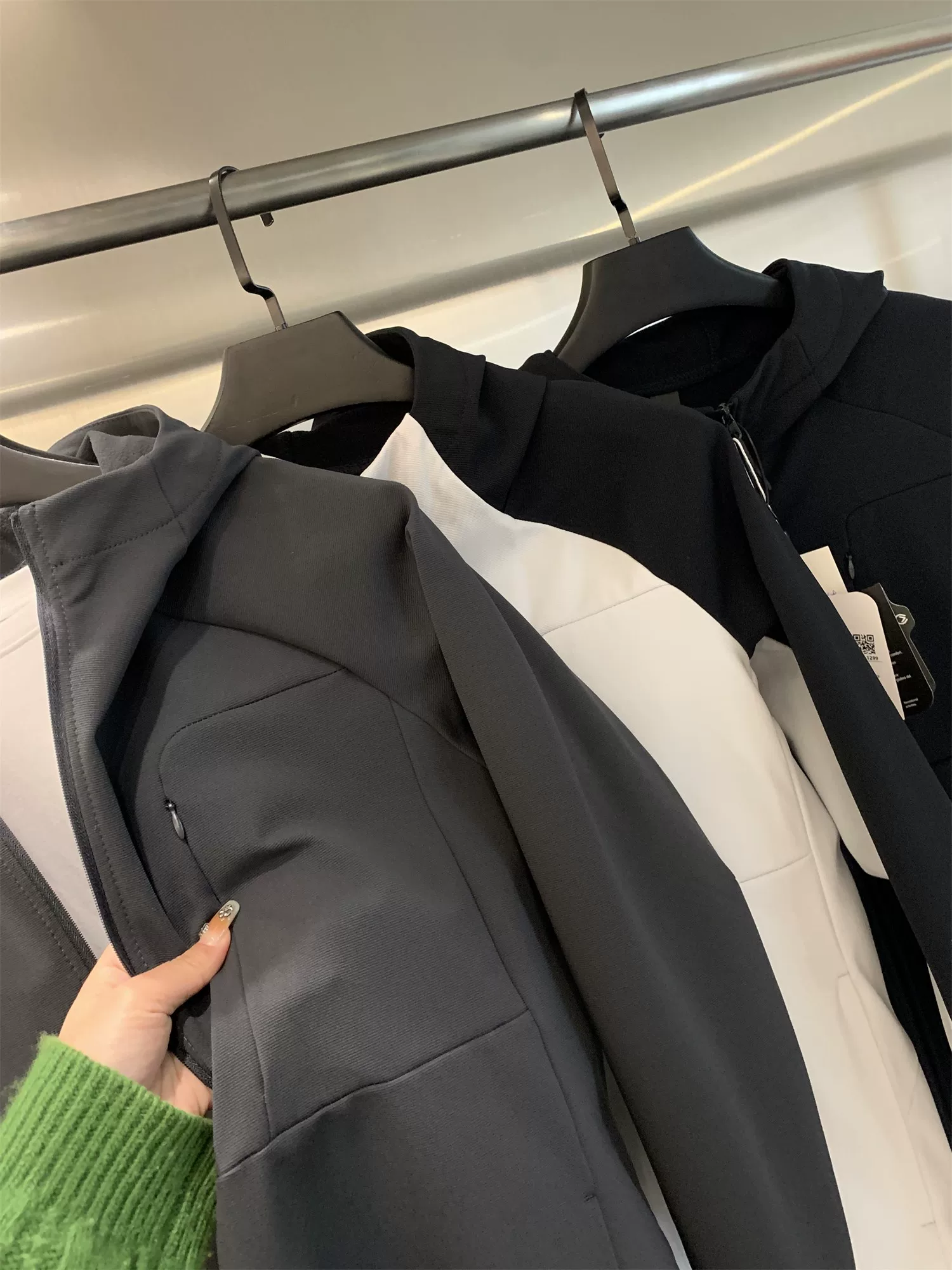 Don Quixote Leavo Johnson! Áo khoác có mũ trùm đầu dệt kim mỏng mùa xuân dành cho nam giới