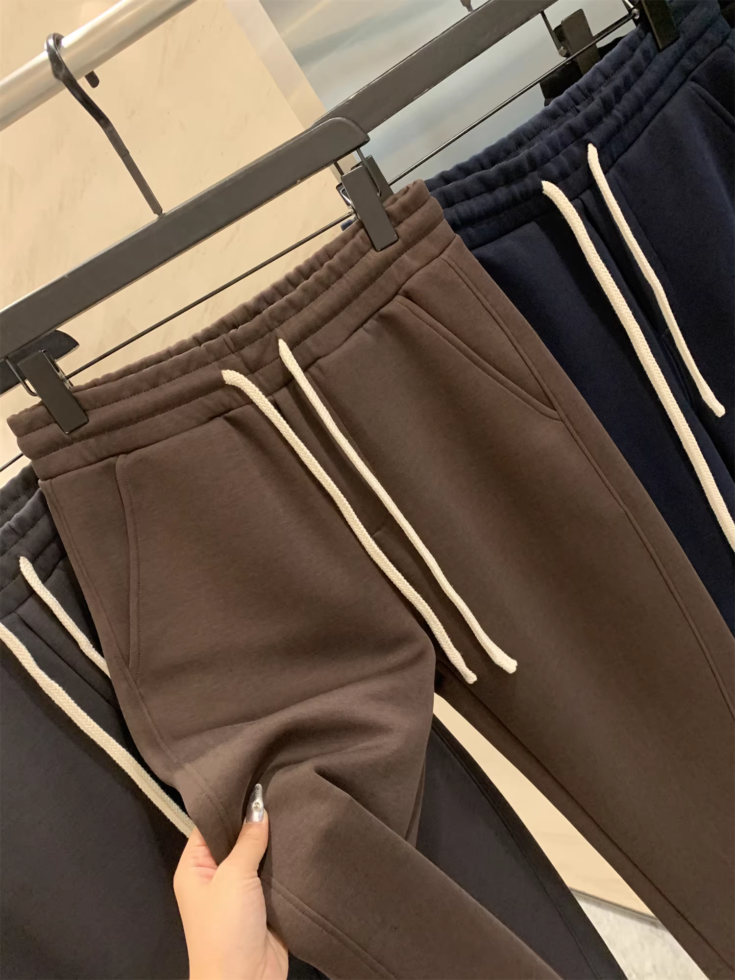 Don Quixote đã chải kỹ bông khí! Lớp khí dạng tổ ong! Quần âu nam màu trơn kiểu dáng thanh lịch.