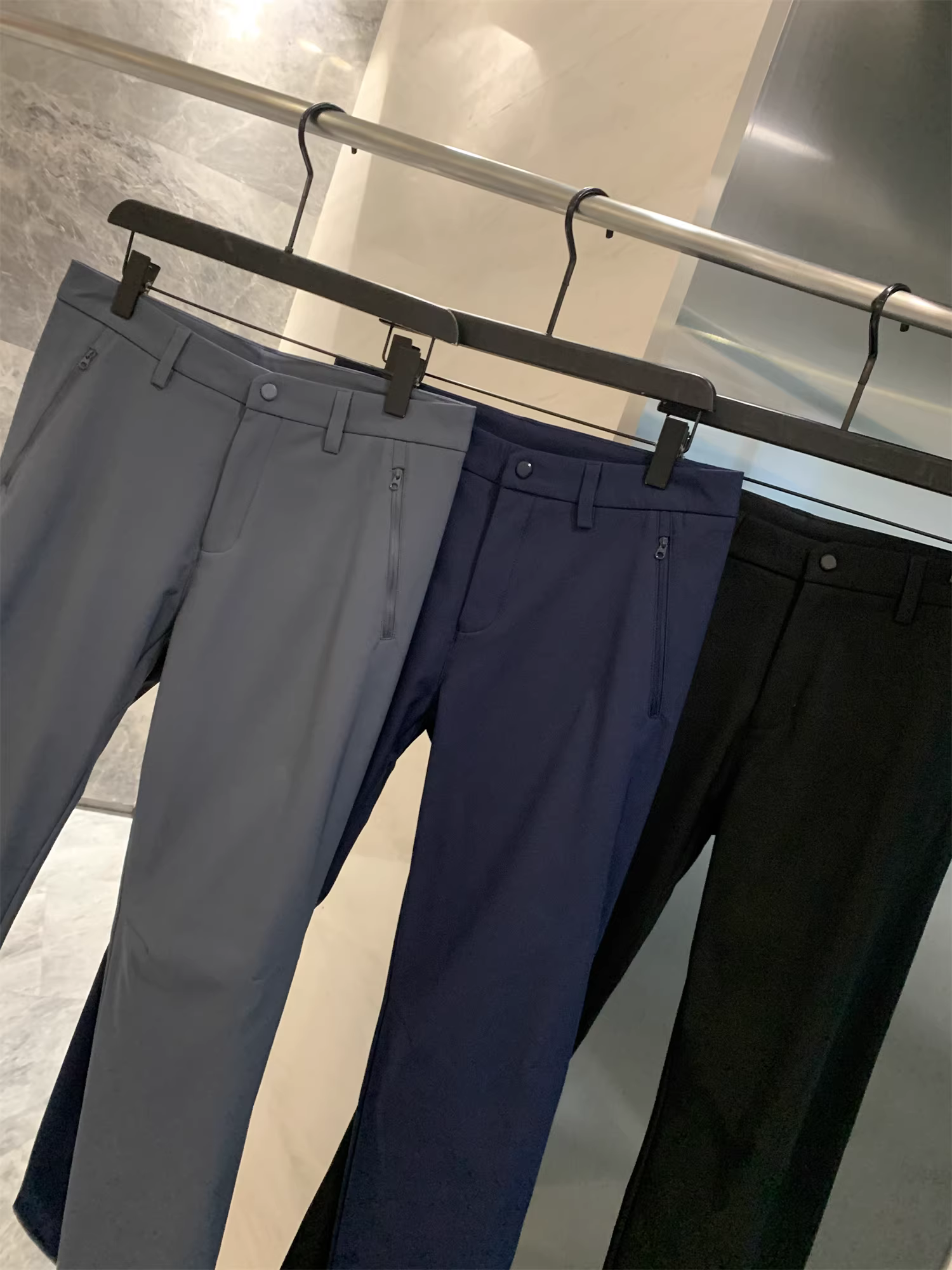 Quần S đi làm của Don Quixote! Quần thường ngày nhẹ, co giãn cao, lót lông cừu, ấm áp, đơn giản, đa năng dành cho nam giới của Traveler.