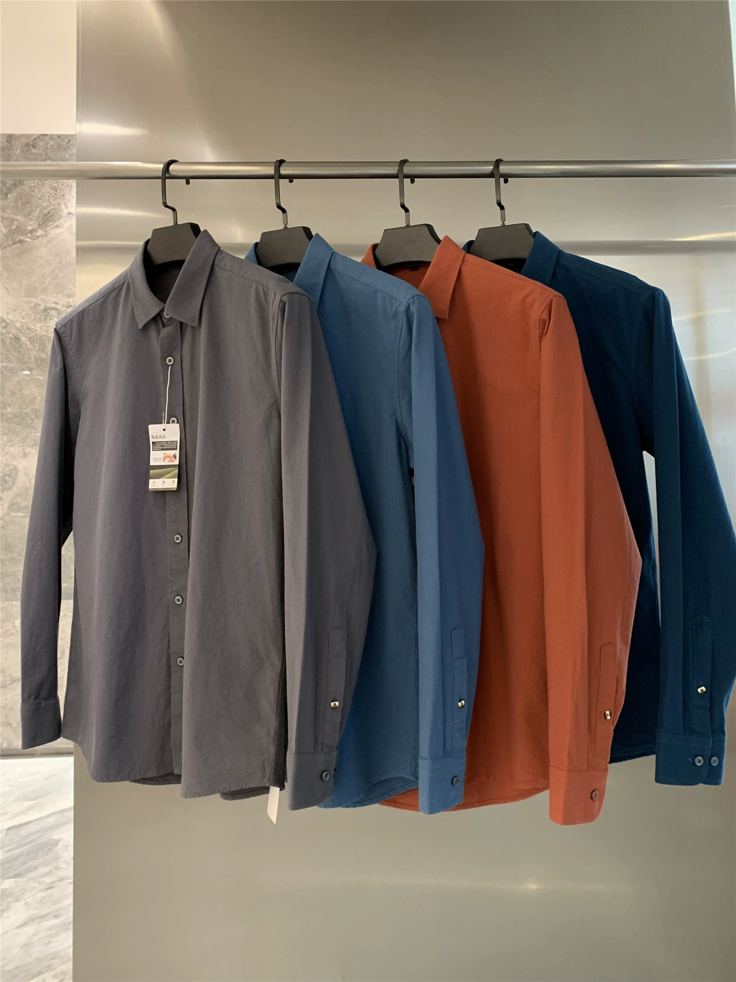 Áo sơ mi dài tay nam chất liệu len cừu cao cấp Don Quixote + cotton sợi dài! Đã giặt và chải mềm mại, thân thiện với da.