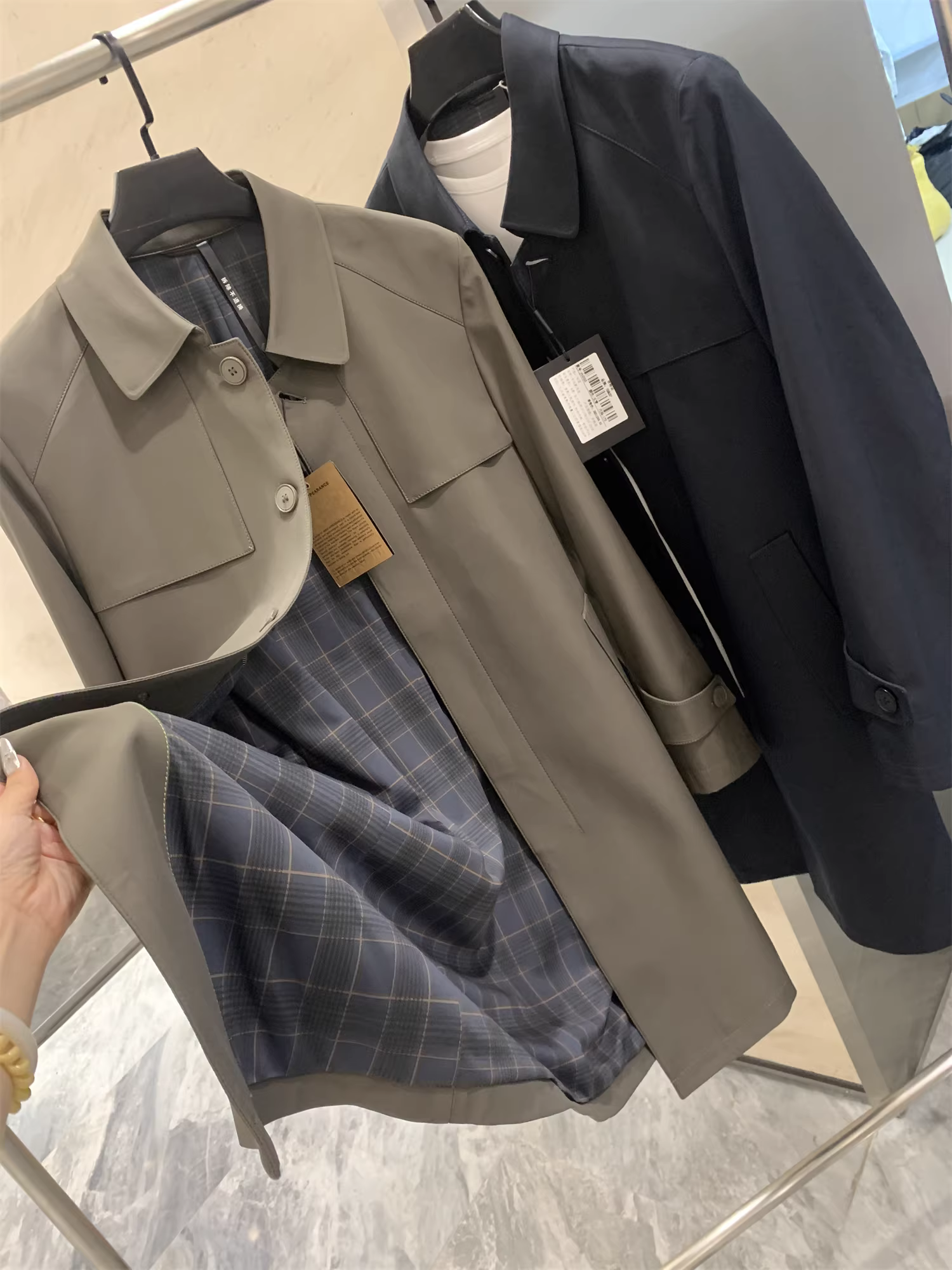 Áo khoác trench coat phong cách Anh Quốc của Don Quixote! Áo khoác trench coat mùa thu, kiểu dáng công sở lịch sự, dài trung bình dành cho nam với khuy cài giấu kín.