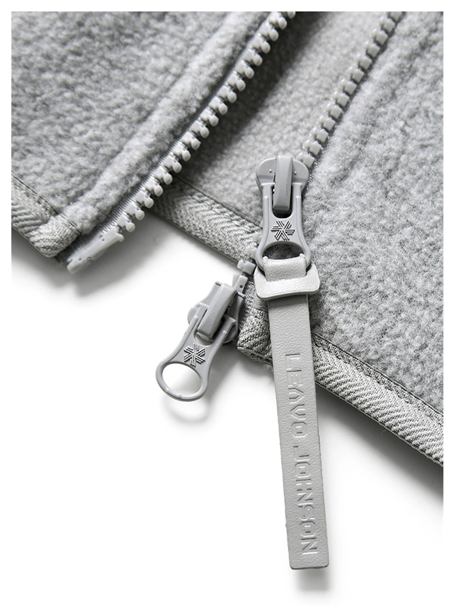 Don Quixote nhẹ và ấm áp! Chất liệu lông cừu dày dặn! Áo khoác có mũ trùm đầu, lót lông cừu và dày dặn, giữ ấm, kiểu dáng thời trang.