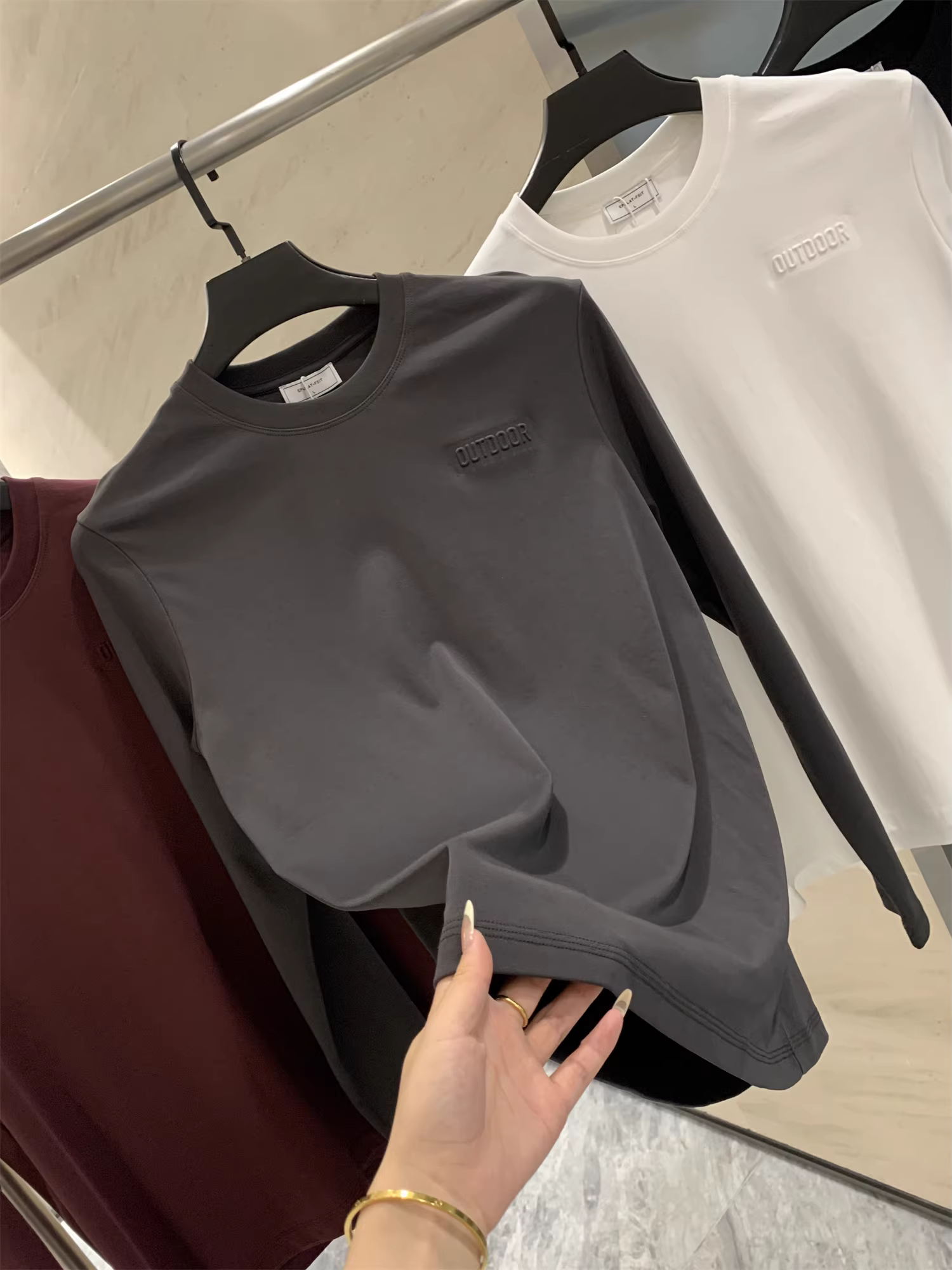 Don Quixote phong cách Nhật Bản đơn giản giản dị! Áo thun dài tay màu trơn dập nổi ba chiều bằng cotton chải kỹ, thân thiện với da, thoáng khí dành cho nam