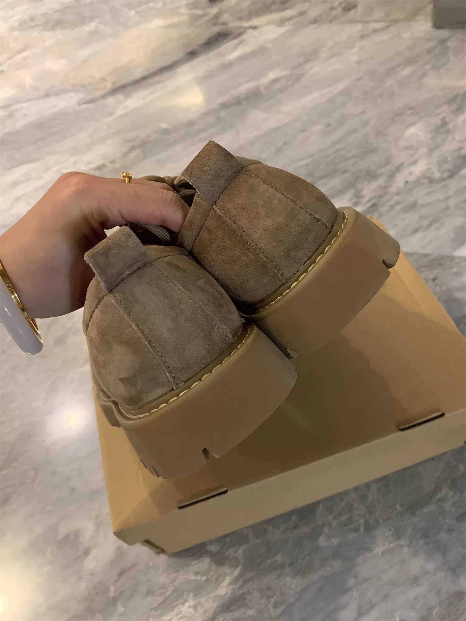 Giảm giá đặc biệt Don Quixote! Da lộn! Da thật, đế mềm, mũi tròn, buộc dây, giày da nam thời trang.