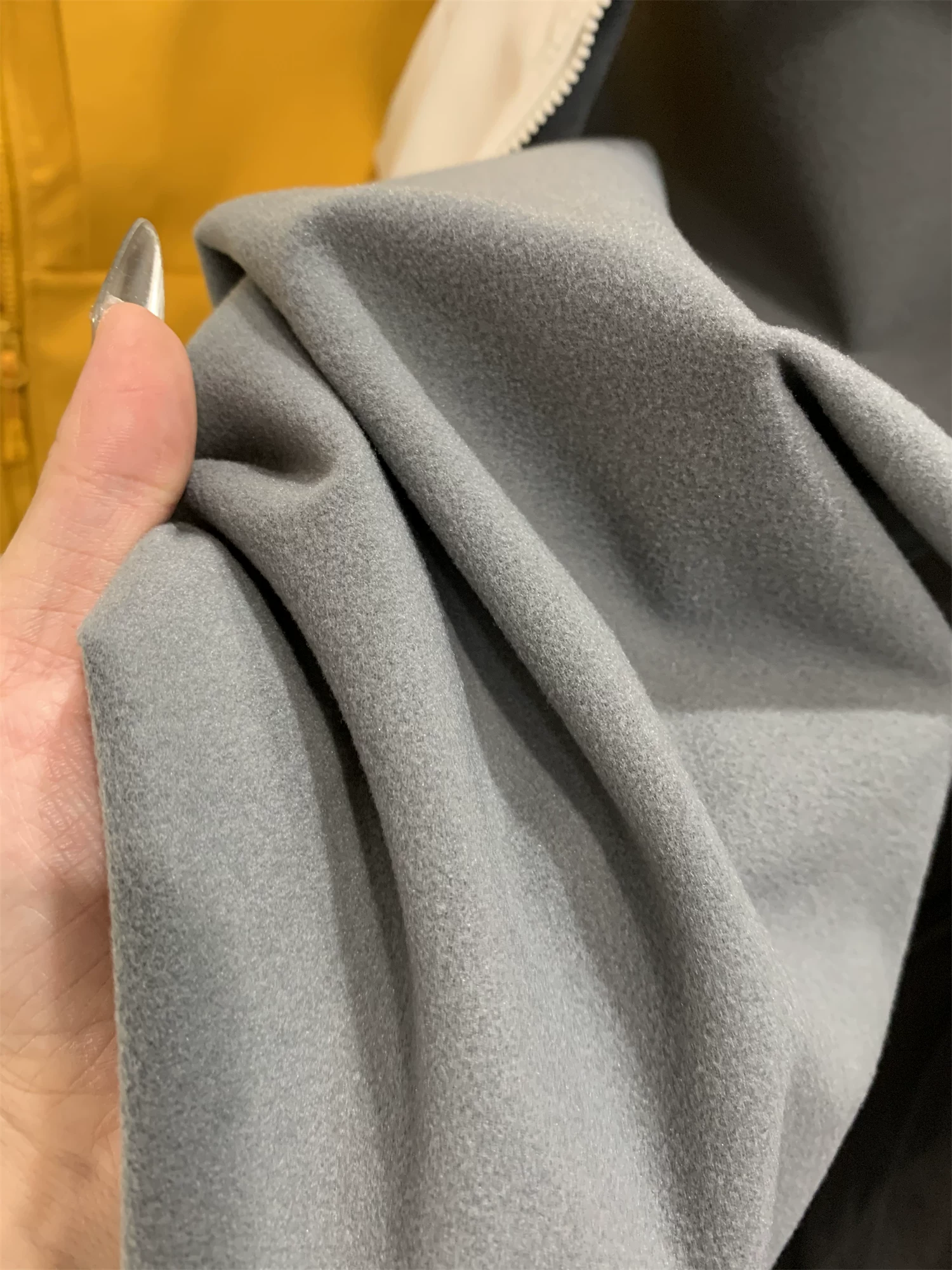 Don Quixote may vá các đường may bằng băng chống thấm nước! Lớp lót lông cừu ấm áp! Áo khoác vest cổ đứng ấm áp và thoáng khí hợp thời trang