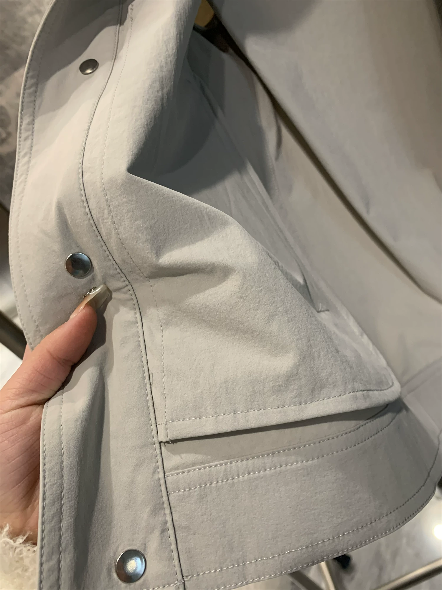 Don Quixote Phong cách doanh nhân nhẹ nhàng! Áo khoác có ve áo thông thường, nhẹ, co giãn, thoáng khí và mỏng dành cho nam giới.