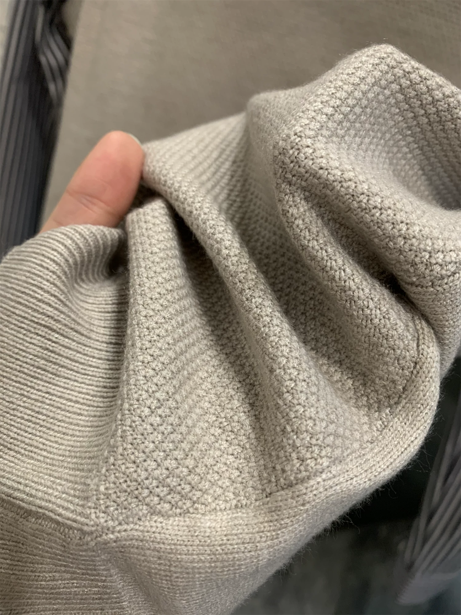 Don Quixote dòng H! Sợi dệt lõi có độ đàn hồi cao! Áo len dệt kim hai mảnh thường ngày mùa thu đông phối màu.