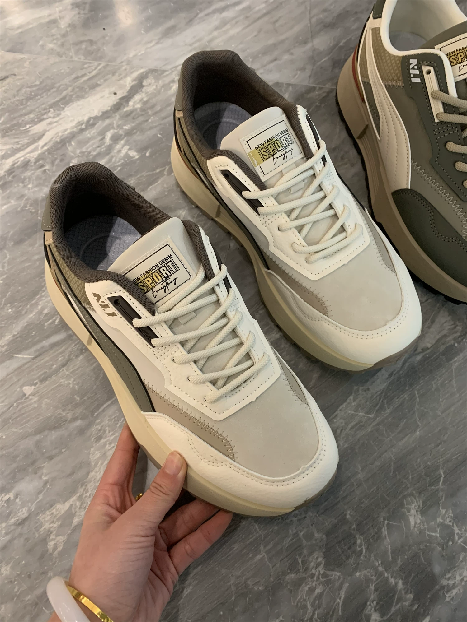 Giày thể thao nam Don Quixote Designer Line! Giày thể thao nam đế mềm, thoáng khí, chống trơn trượt, bền mài mòn, kiểu buộc dây, cổ thấp.