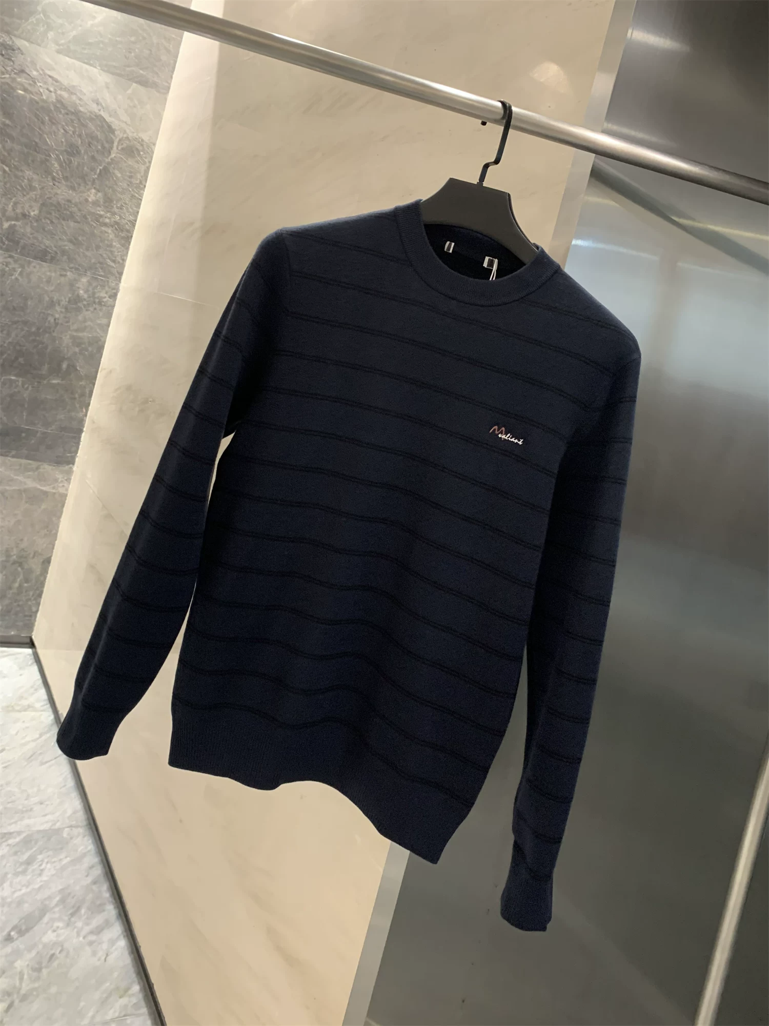 Don Quixote H series! Lớp lót lông cừu tích hợp! Áo len dệt kim cổ tròn sọc ngang dành cho nam mùa thu đông hợp thời trang