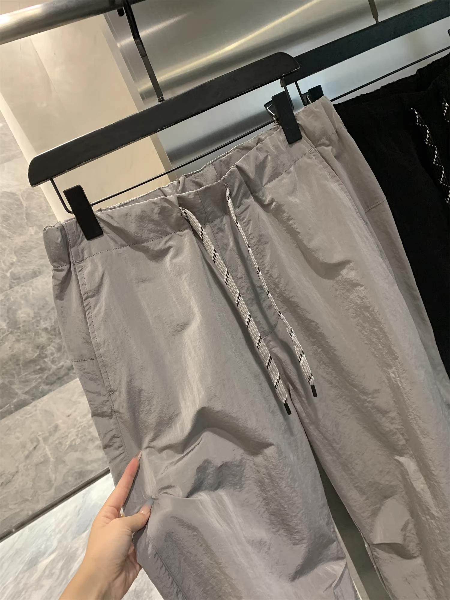 Don Quixote mang phong cách chức năng của người Mỹ! Unisex! Quần thường ngày có dây rút thoáng khí mát mẻ ngoài trời