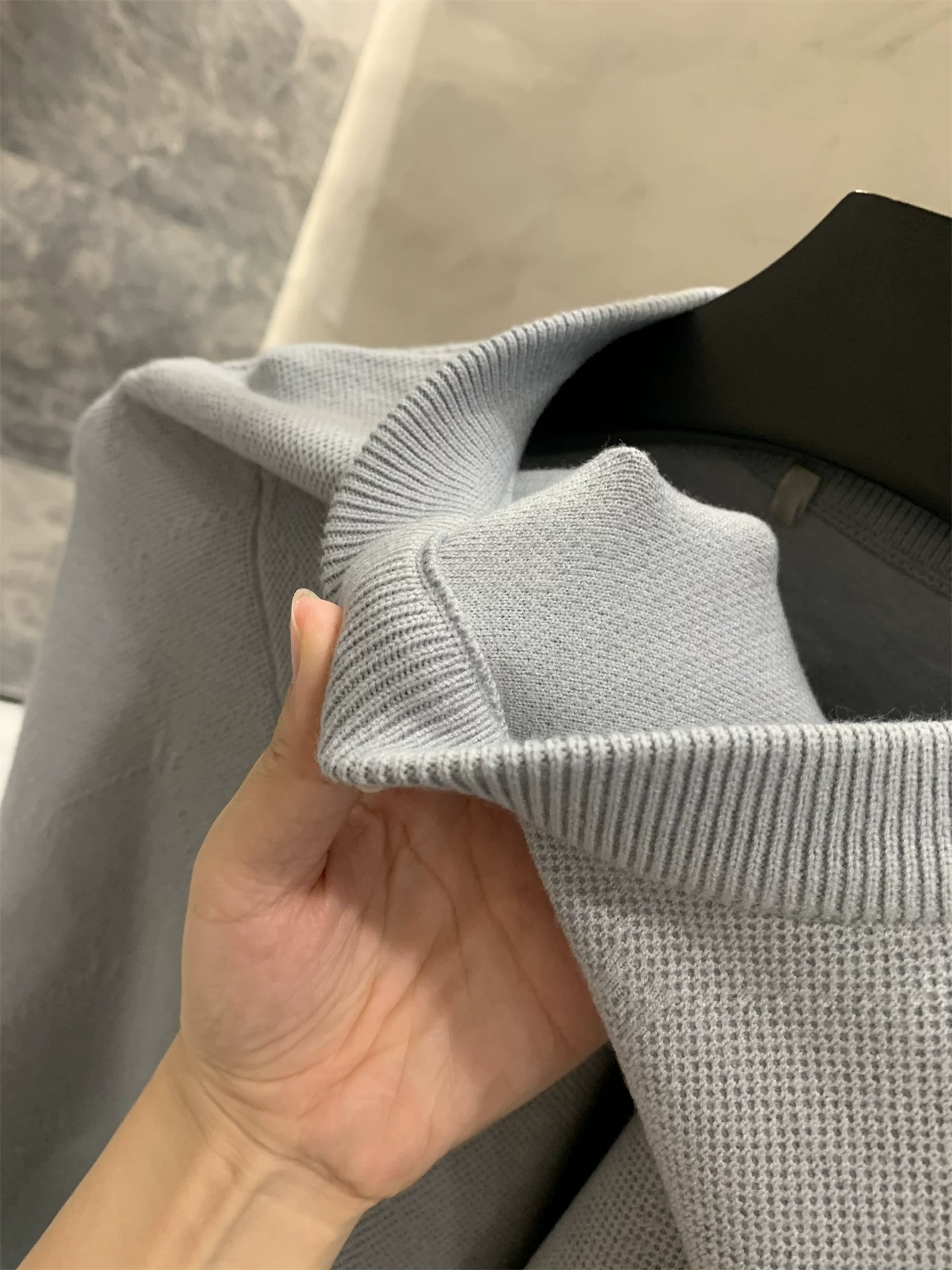 Don Quixote dòng H! Kết cấu Jacquard! Áo len dệt kim đa năng, mềm mại và thoải mái dành cho nam giới, hợp thời trang