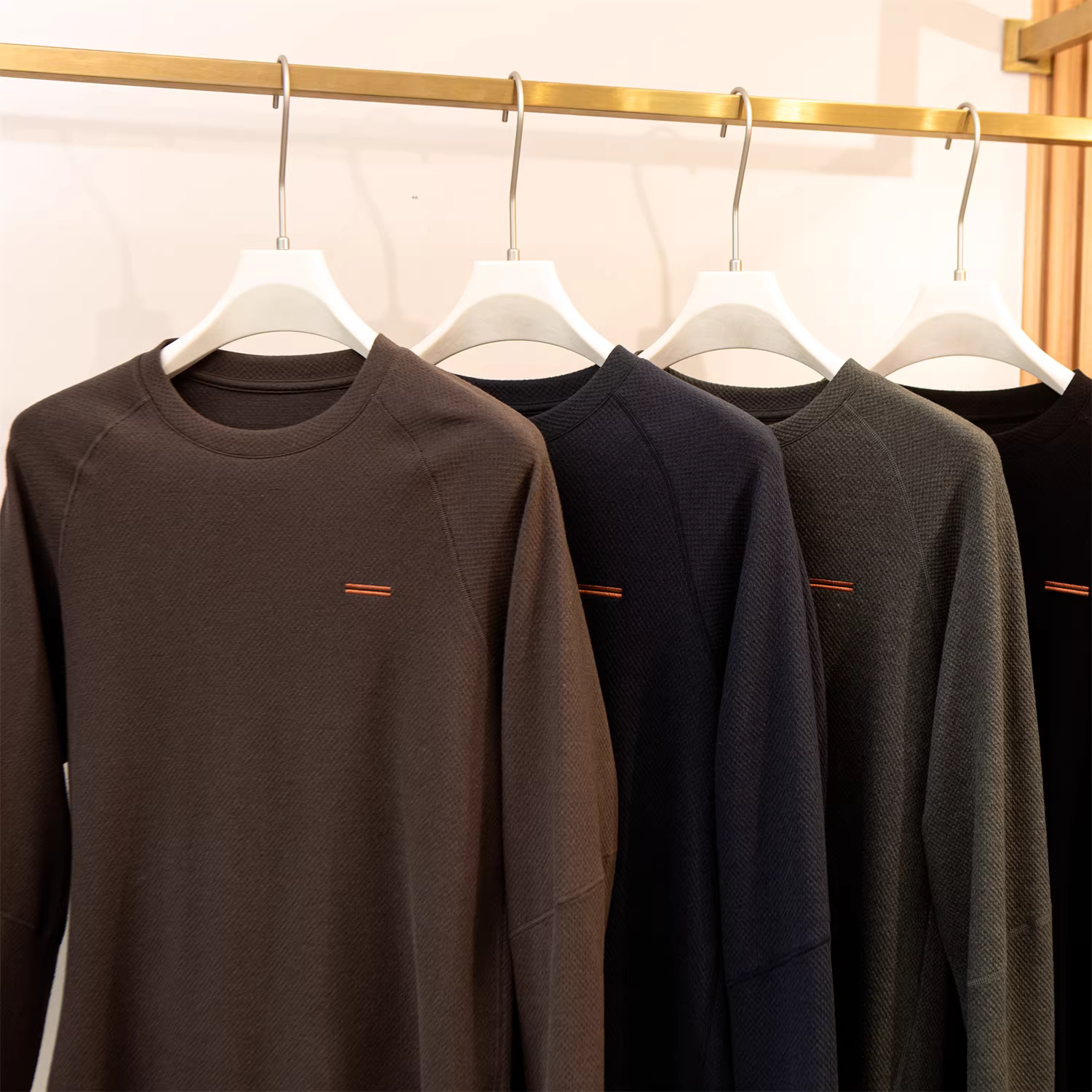 Dòng sản phẩm Don Quixote Z là cực kỳ sang trọng! Áo len cao cấp kết hợp len cừu + modal! Áo len dệt kim mùa thu đông.