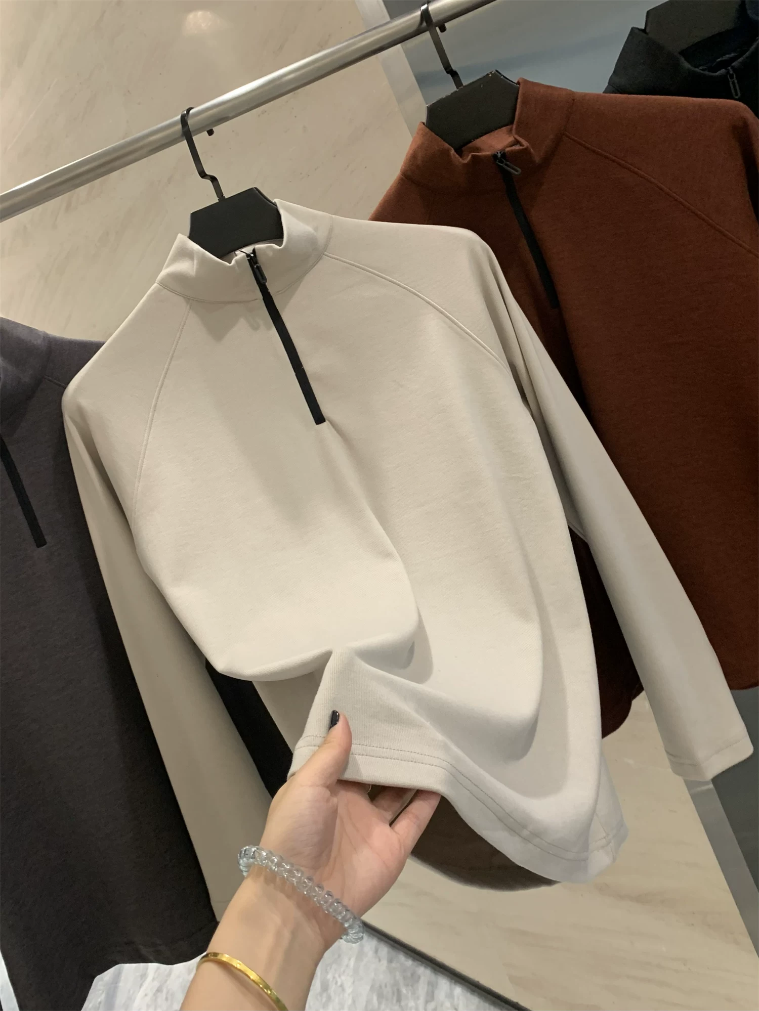 Đồ dùng ngoài trời Don Quixote! Thoáng khí và nhanh khô! Áo thun nam mùa thu màu trơn cổ nửa mở thể thao ngoài trời thời trang