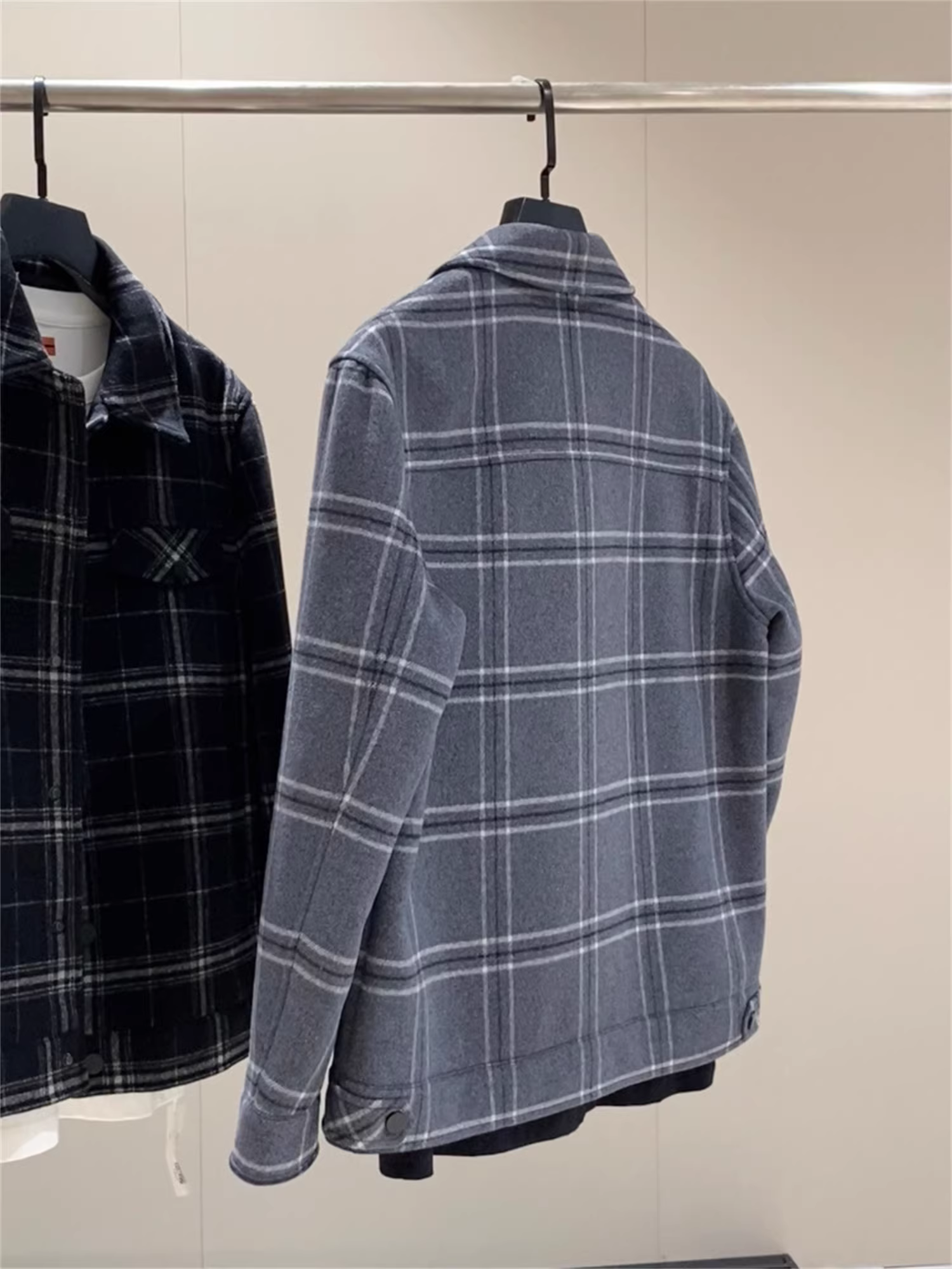 Ưu đãi của thương hiệu Don Quixote H! Giá ngoại tuyến 798! Áo khoác len hai mặt kẻ sọc đa năng, nhẹ nhàng, phong cách công sở mùa thu đông.