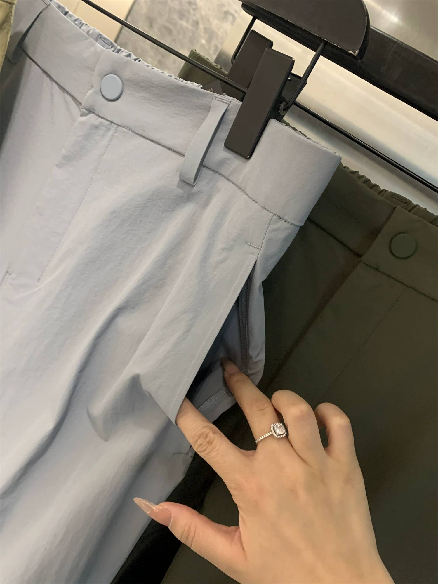 Quần ngoài trời Don Quixote! Cả hai đều vừa tiện dụng vừa sành điệu! Quần thể thao dáng thẳng thời trang dành cho nam mùa hè.