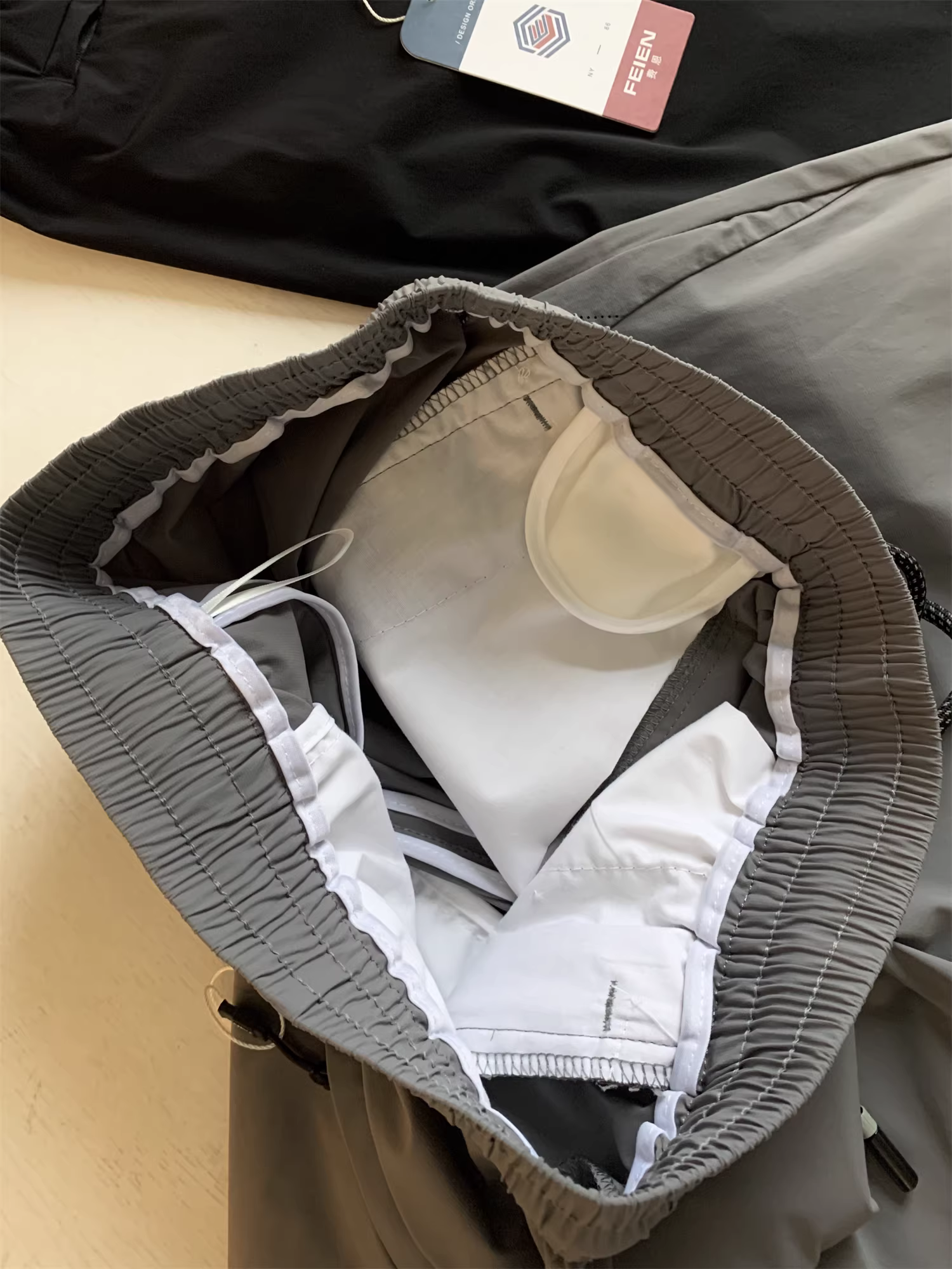 Vải thun nhanh khô Don Quixote! Nhẹ và thoáng khí! Quần short thẳng lưng thun co giãn năm phần dành cho nam.