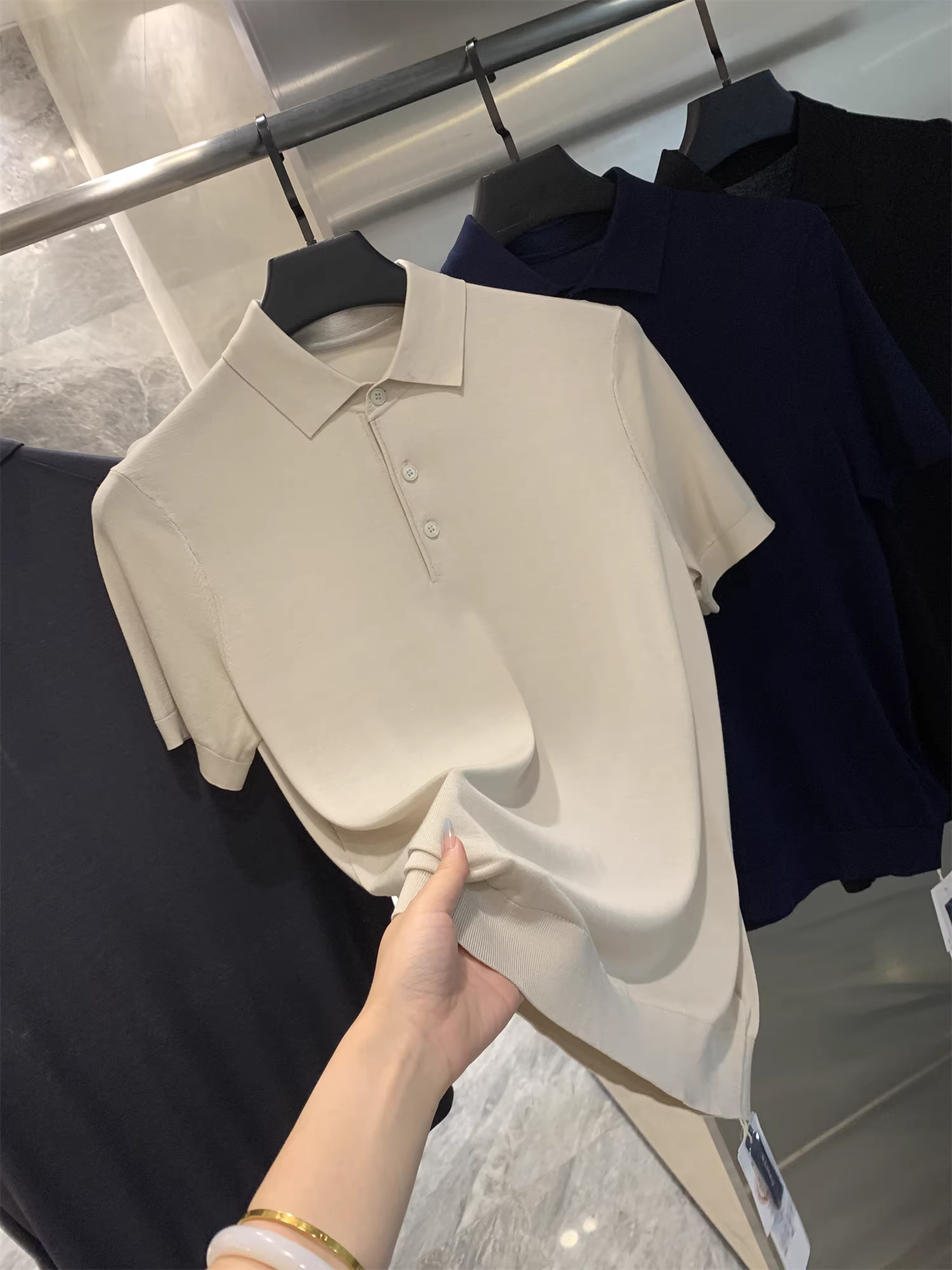 Don Quixote Phong cách sang trọng nhẹ nhàng của Ý! Áo sơ mi POLO ngắn tay dệt kim mềm mại, thoáng khí, thân thiện với làn da, mềm mại và mịn màng dành cho nam mùa hè