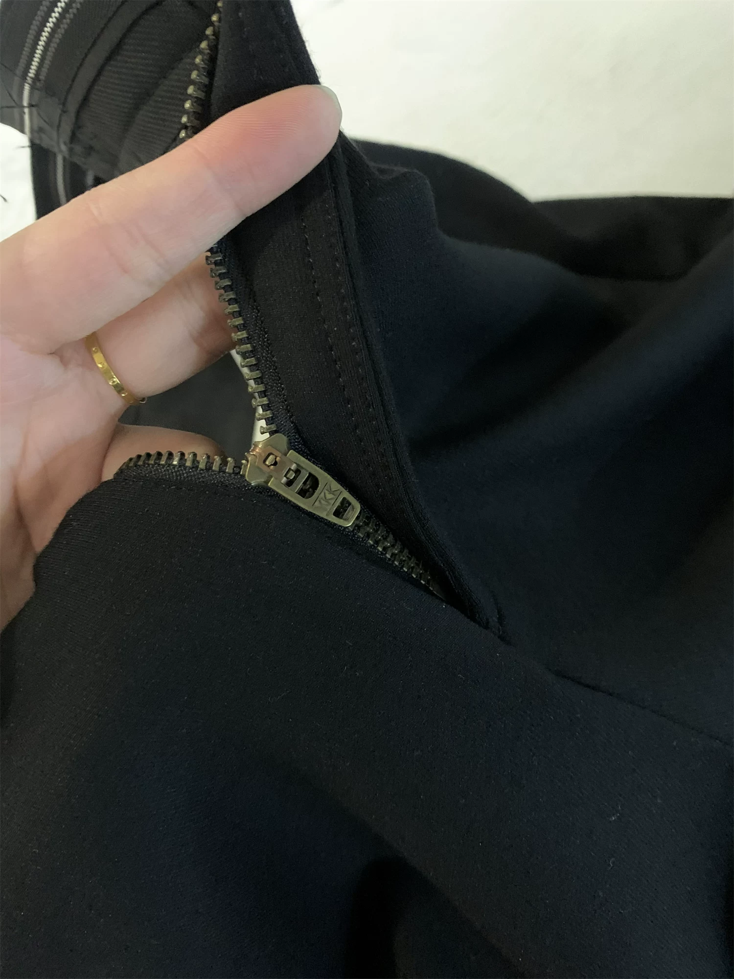 Giảm giá đặc biệt Don Quixote! Tủ 338! Quần âu nam thẳng, chất liệu mềm mại, thân thiện với làn da, co giãn, thích hợp cho công việc và thường ngày.