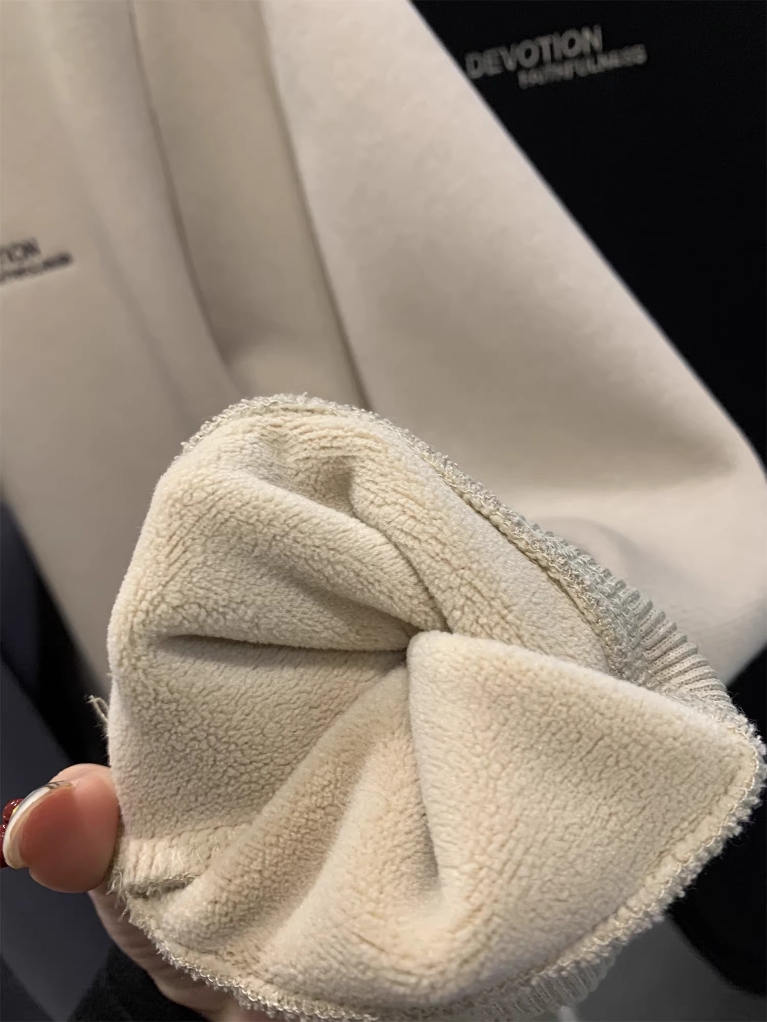 Don Quixote, nhà thiết kế người Nhật! Áo len cổ tròn dáng rộng, chất liệu lông cừu dày dặn, thời trang, đa năng, phong cách thường ngày dành cho nam giới, thích hợp cho mùa thu và mùa đông.