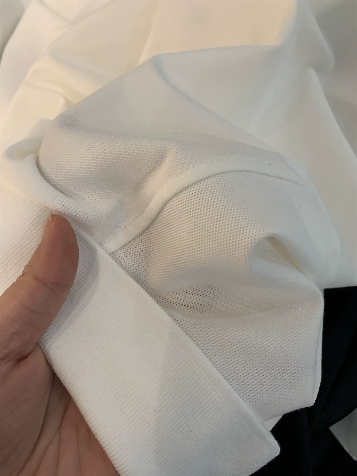 Phong cách nhà thiết kế Don Quixote! Áo thun nam cổ tròn tay ngắn chất liệu vải tuýt cao cấp, mềm mại, tinh tế và có cấu trúc.