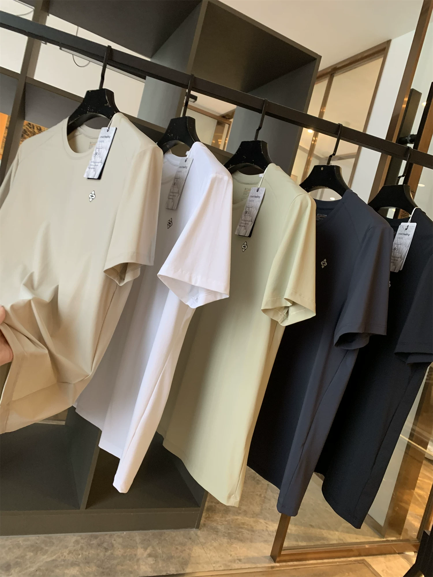 Don Quixote Công nghệ tuyệt vời! Khắc laser! Áo thun nam cổ tròn thể thao mùa hè nhanh khô co giãn ngắn tay