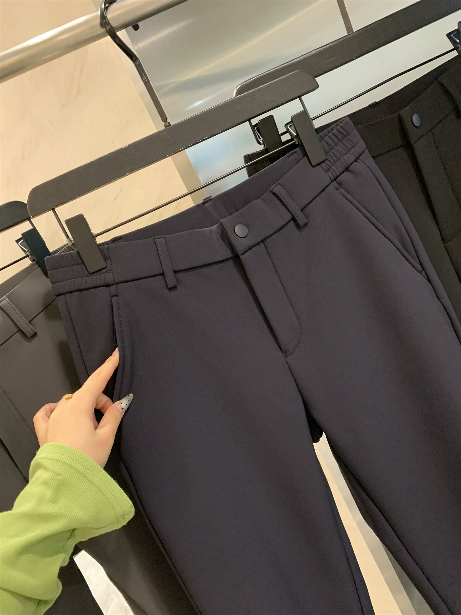 Don Quixote, trực tiếp từ nhà sản xuất! Lót lông cừu mỏng với họa tiết ô nhỏ! Quần nam ngoài trời màu trơn, quần dài thời trang.