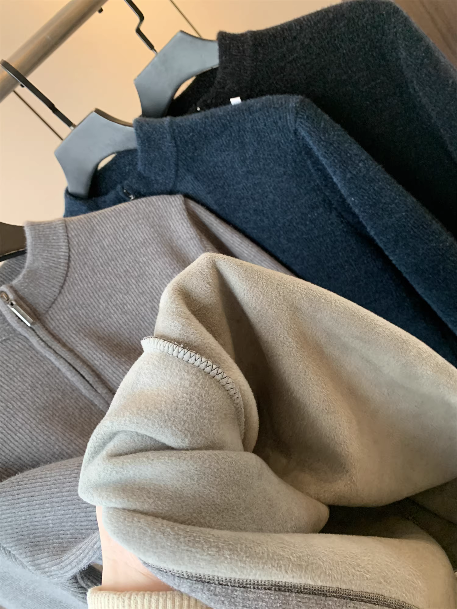 Thương hiệu Don Quixote! Sản xuất bởi một nhà sản xuất lớn! Được làm dày bằng lớp lót lông cừu! Áo len nam nửa khóa kéo thời trang mùa đông.