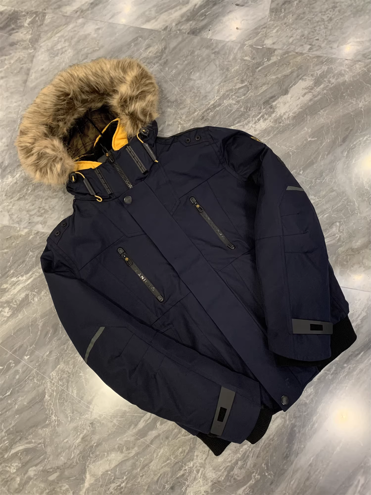 Don Quixote đến Canada! Hàng chất lượng cao cấp! Áo khoác nam chống gió, chống lạnh, lót bông ấm áp, kiểu dáng hiện đại.