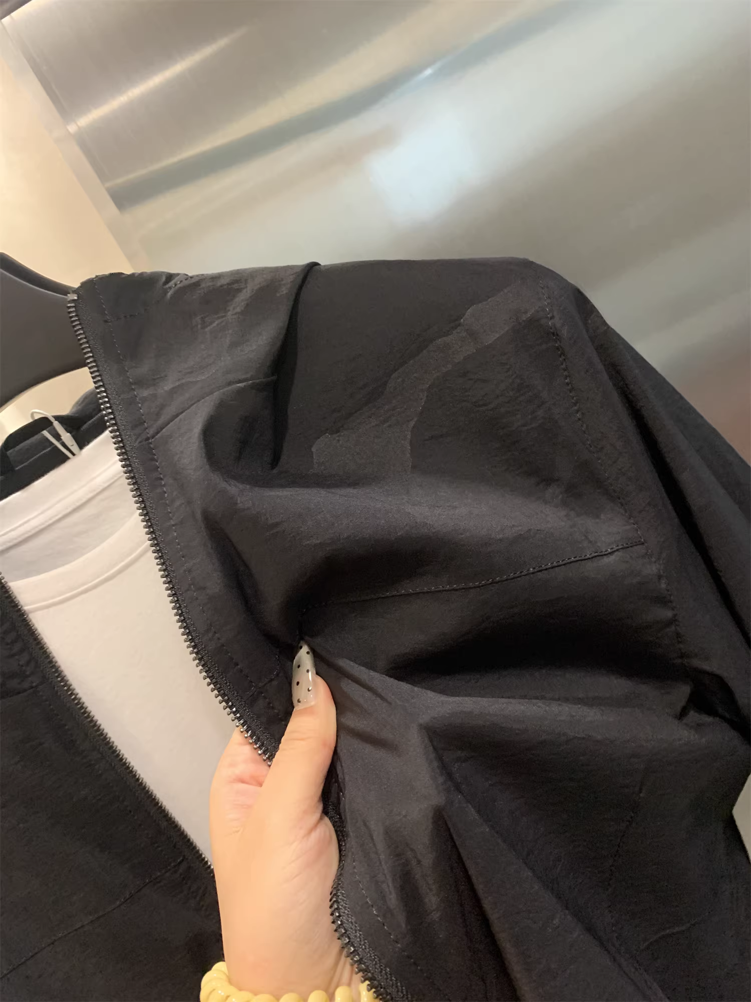 Don Quixote ngụy trang màu tối! Áo khoác có mũ trùm đầu chống gió thông thường dành cho nam giới mùa thu.