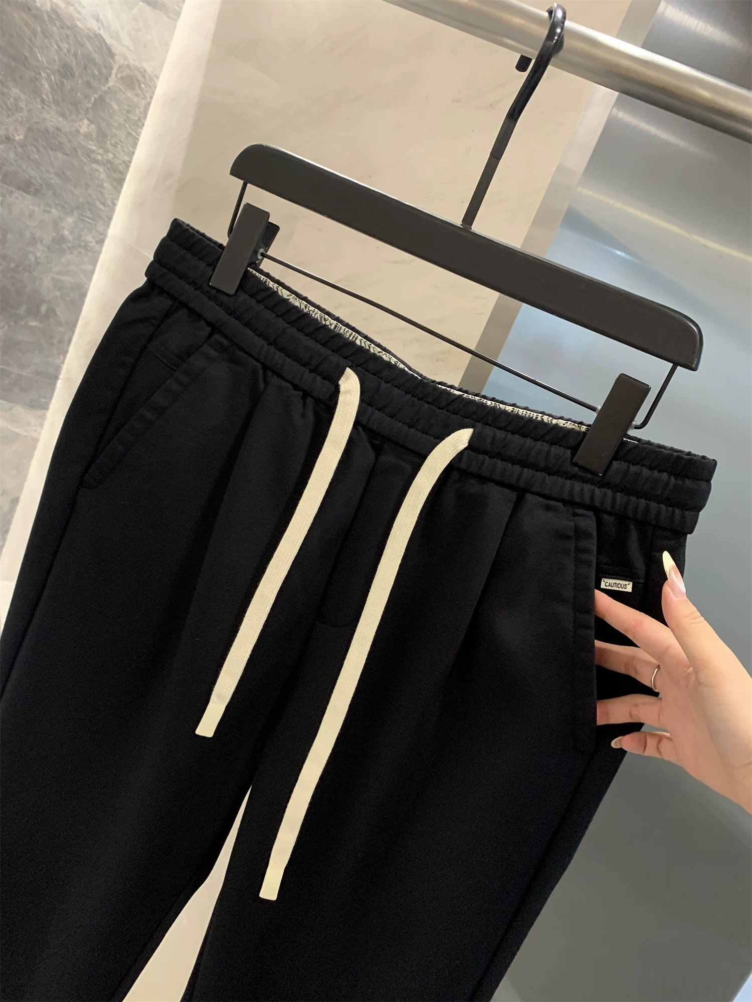 Quần Don Quixote xuất xưởng trực tiếp! Thân thiện với da và thoáng khí! Quần jean nam dáng thẳng, chất liệu mới mùa xuân thu.