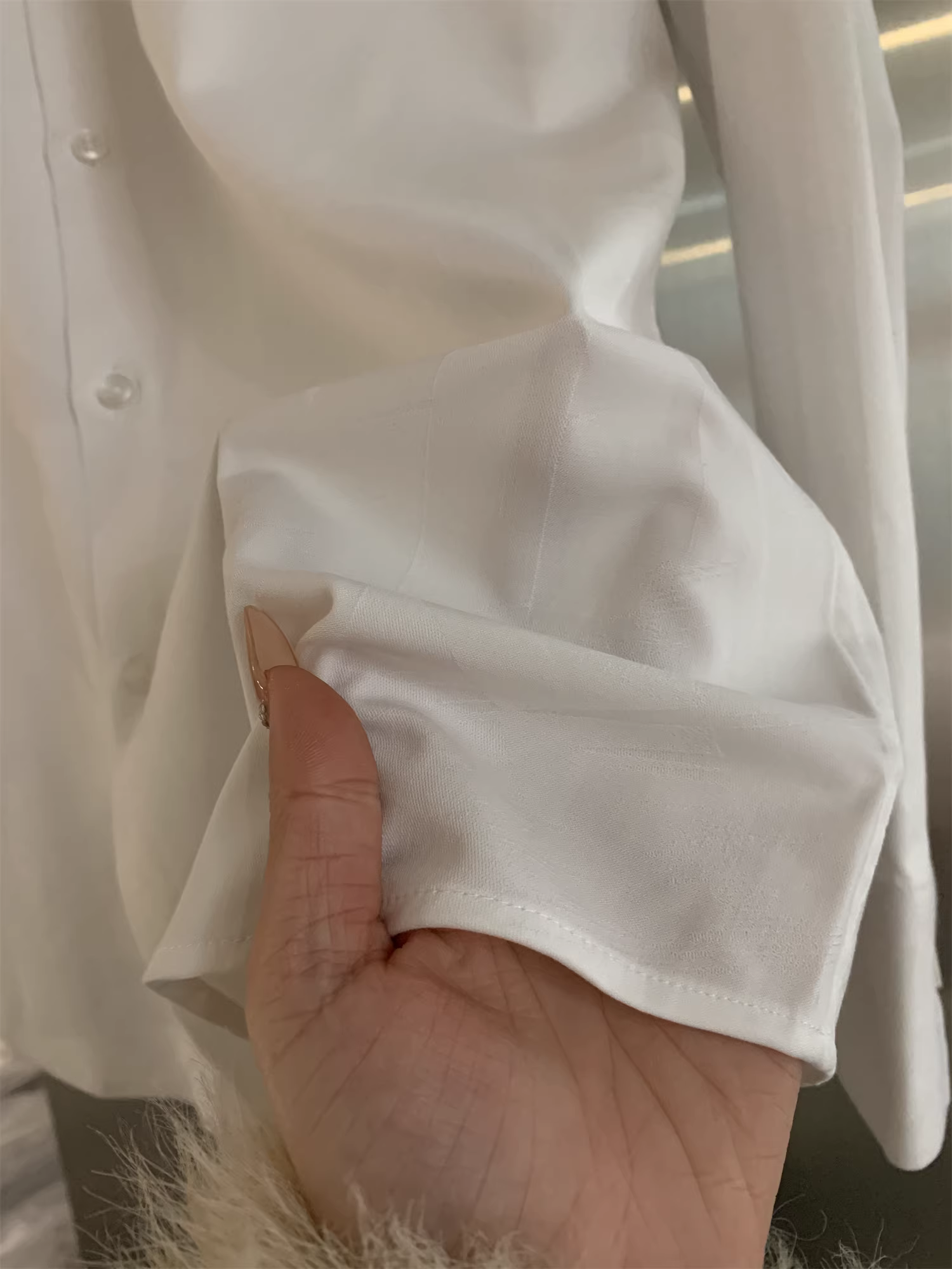 Don Quixote rất phù hợp cho đầu mùa xuân! Áo sơ mi nam màu trơn, chất liệu dày dặn, mềm mại, thân thiện với da, đa năng.