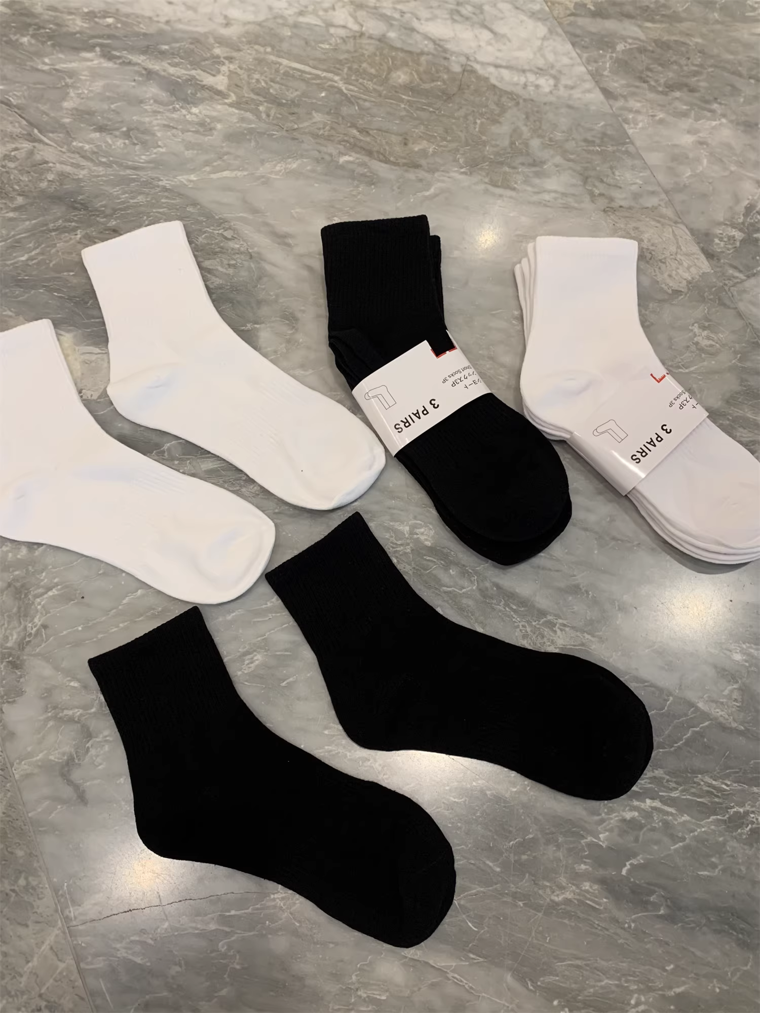 Don Quixote, hãy thử đặt hàng phòng YI! Độ co giãn vừa vặn! Thoáng khí và không ngột ngạt, tất dài nam tính giản dị.