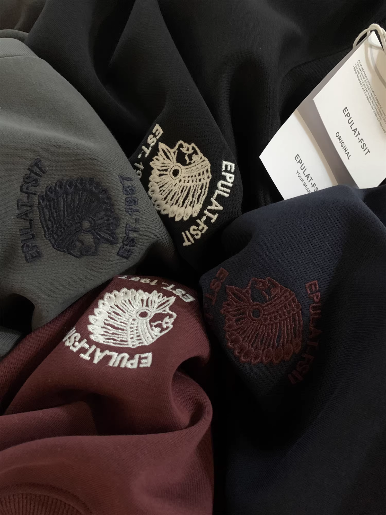 Don Quixote Bộ sưu tập mới mùa thu! Thêu tinh tế! Áo thun nam cổ tròn màu trơn thông thường đa năng hợp thời trang