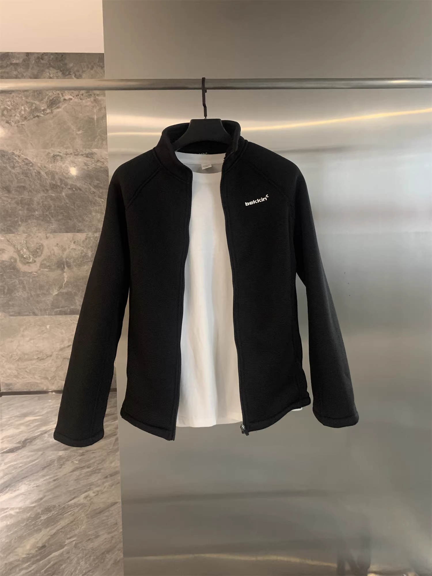 Don Quixote, một thương hiệu độc đáo ở Châu Âu! Áo khoác dài tay màu đen lót lông cừu, họa tiết tổ ong, giữ ấm mùa thu đông dành cho nam.