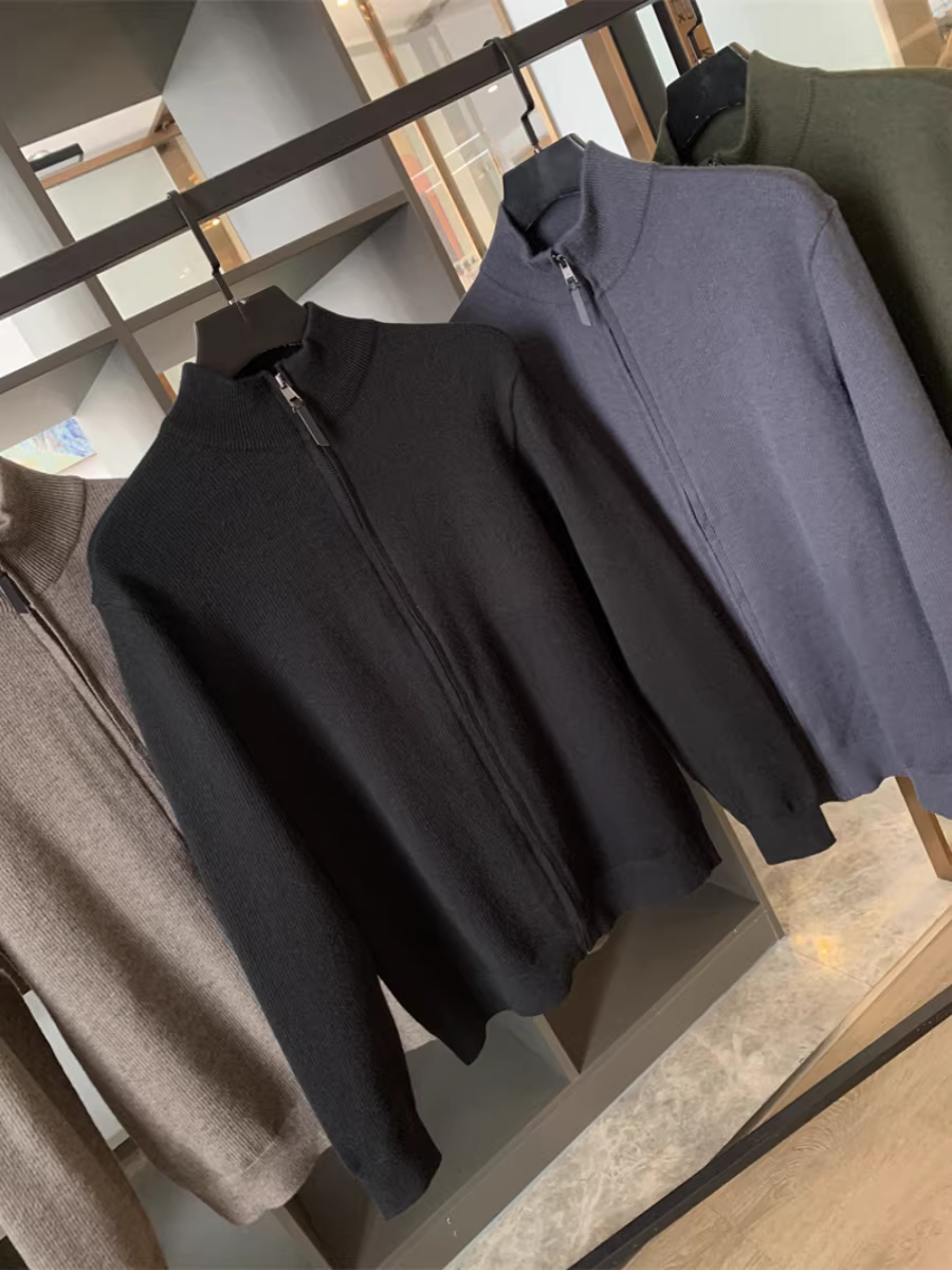 Don Quixote có phong cách! Mềm mại và thân thiện với làn da! Áo len cardigan nam đa năng có khóa kéo.