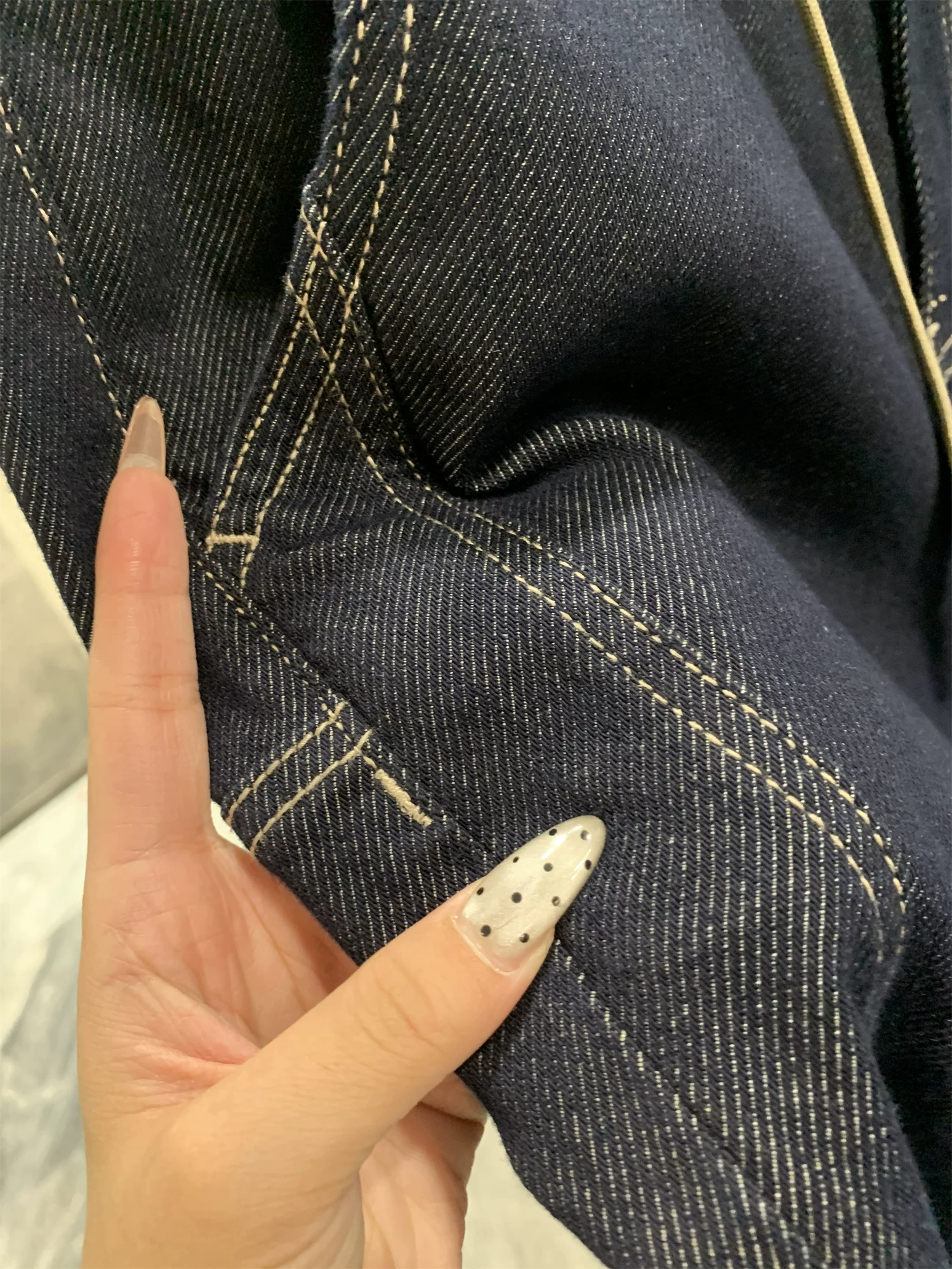 Biển Don Quixote! Dòng sản phẩm thư giãn và làm sạch! Quần jean nam mùa thu mới, kiểu dáng đơn giản, chất liệu denim co giãn, đường may nổi bật, hợp thời trang.