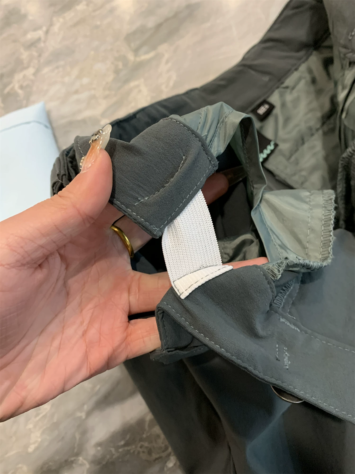 Don Quixote đi chơi theo phong cách Mỹ! Thiết kế ôm dáng 3D! Quần âu nhẹ nhàng và thoải mái dành cho các cặp đôi.