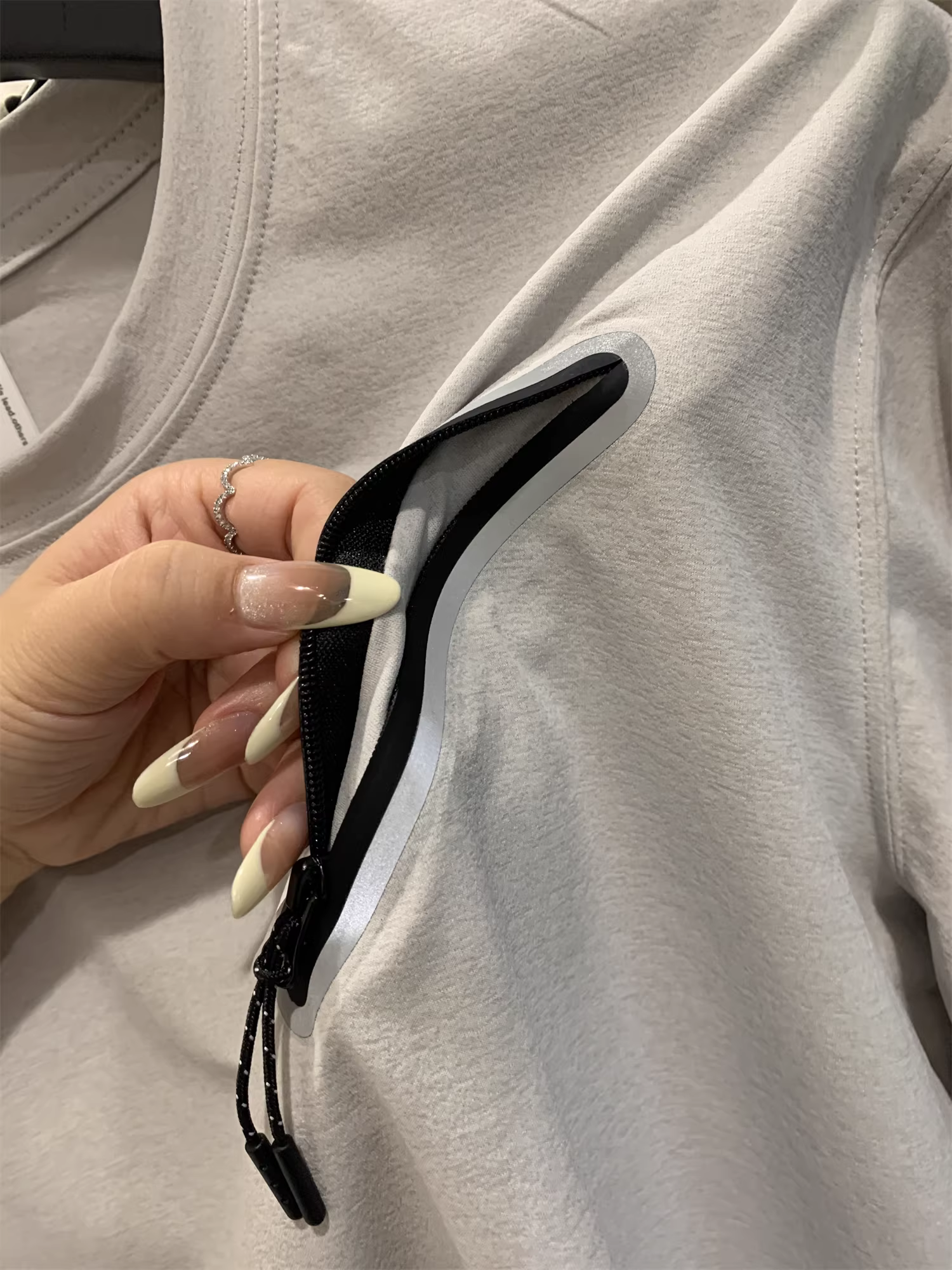 Don Quixote Mountain Series Nhanh khô! Nhẹ nhàng cho mùa xuân và mùa thu! Áo thun dài tay thể thao đa năng màu trơn, lớp lót cơ bản.