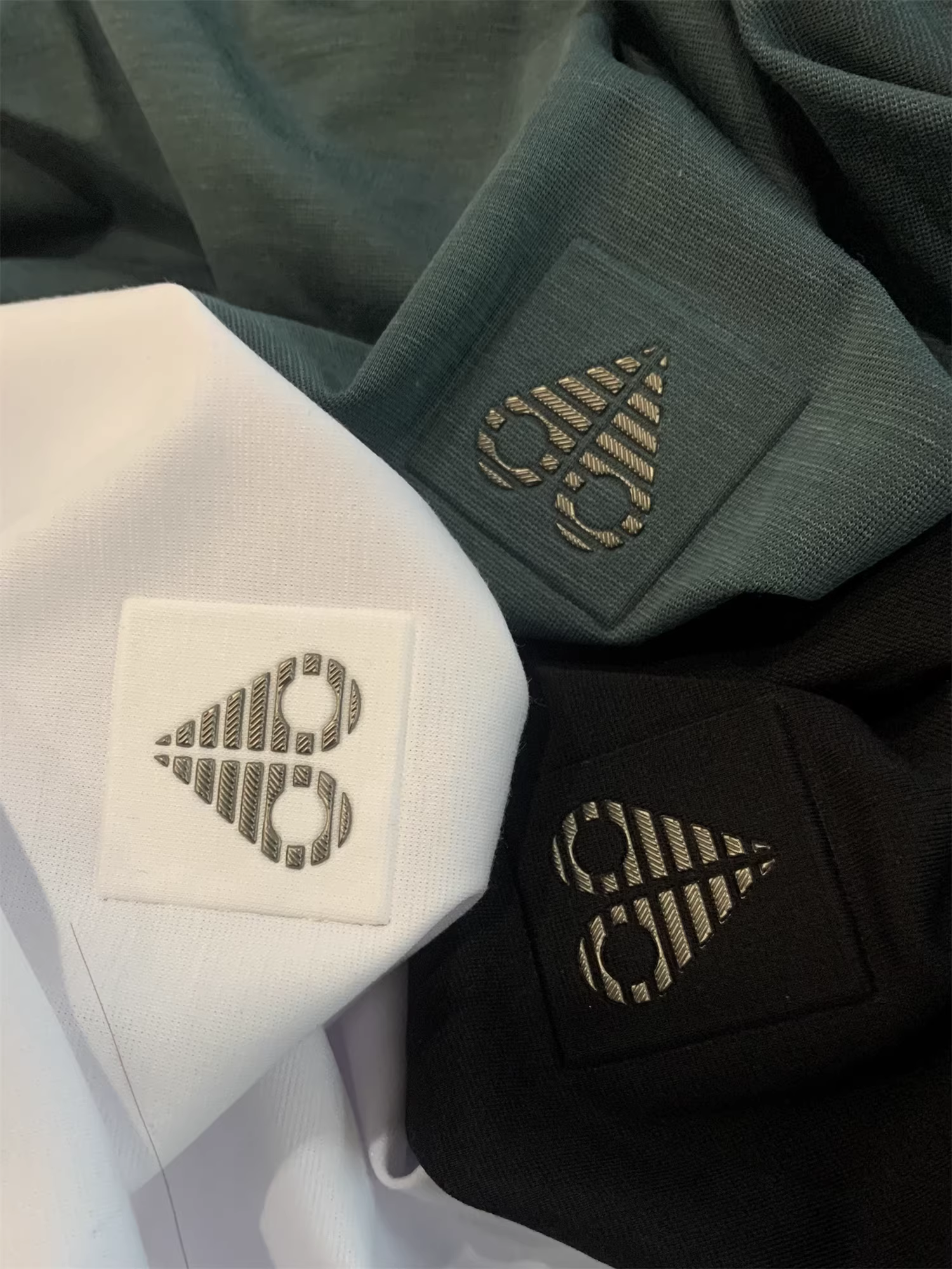 Don Quixote đang đến gần! Tencel + tơ tằm! Áo thun ngắn tay mềm mại thân thiện với da của cặp đôi hợp thời trang