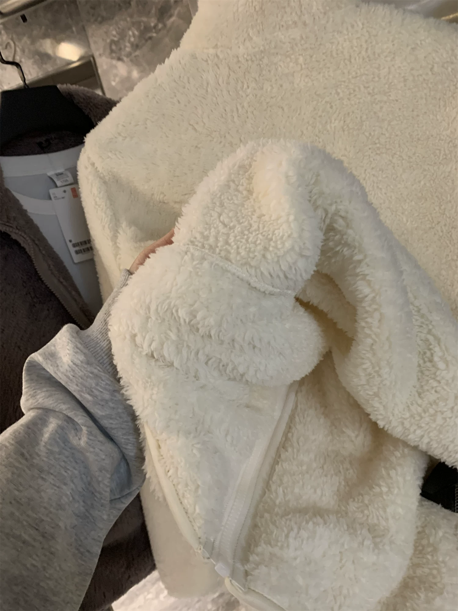 Don Quixote là một cuốn sách bán chạy nhất theo phong cách Nhật Bản! Áo khoác lông cừu dài có khóa kéo màu trơn ấm áp mùa thu đông dành cho cặp đôi.