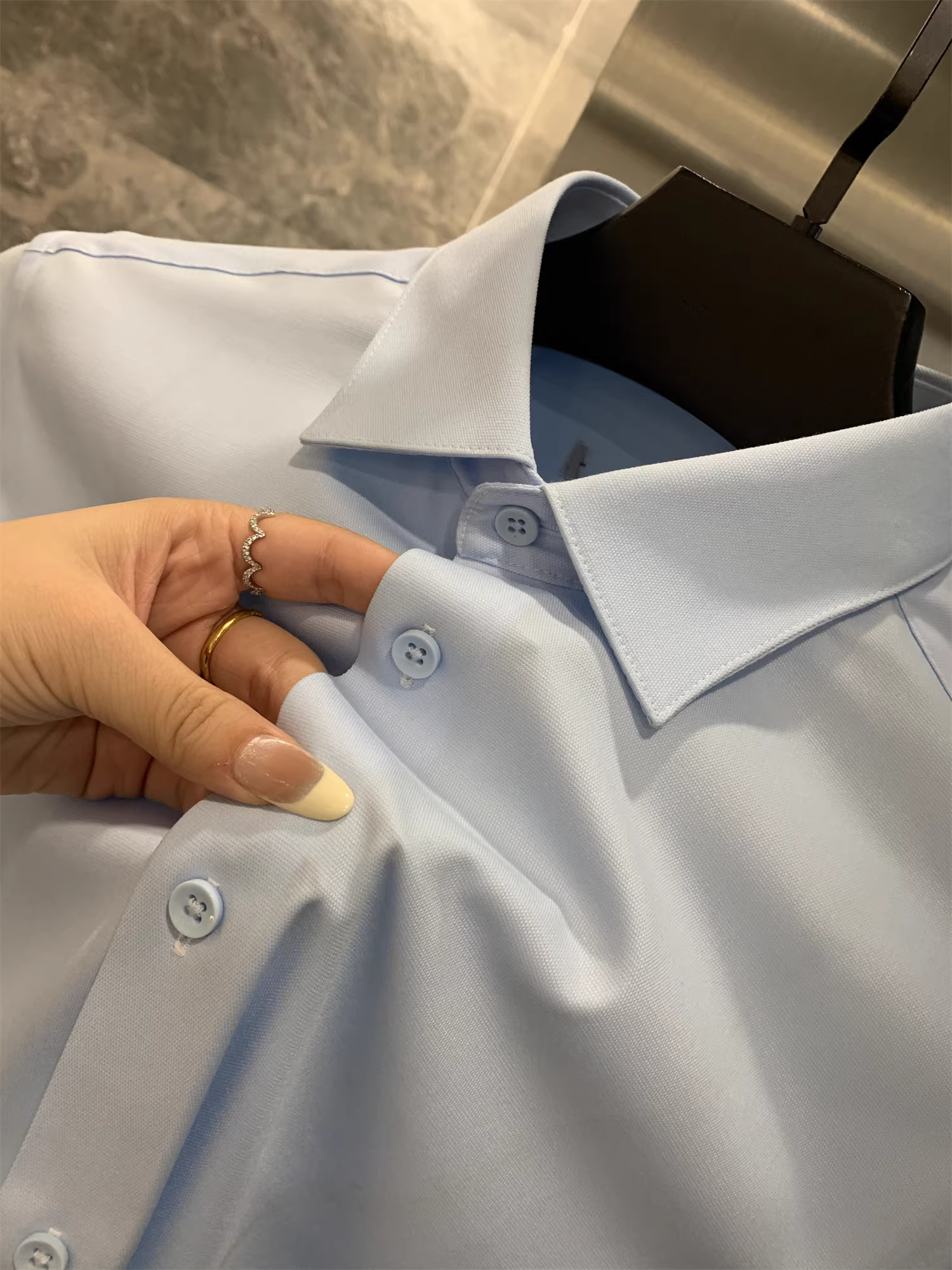 Ưu điểm của áo sơ mi Don Quixote! Công nghệ liền mạch! Xu hướng áo sơ mi dài tay màu trơn giản dị dành cho nam giới mới đầu mùa thu.