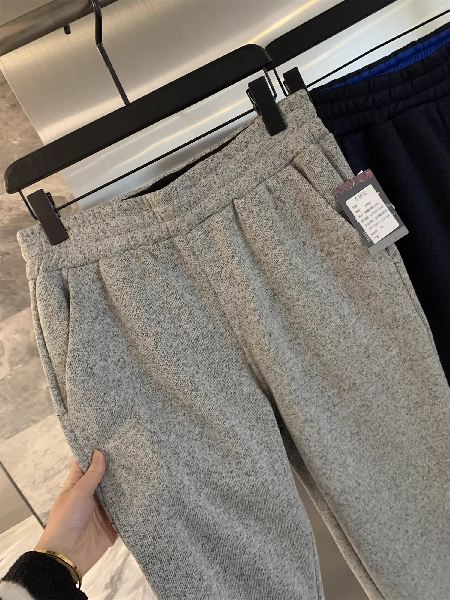 Phong cách nhà thiết kế Don Quixote! Dày dặn và ấm áp! Quần nam chất liệu vải tuýt dệt kim, kiểu dáng thường ngày, thích hợp cho mùa thu đông.