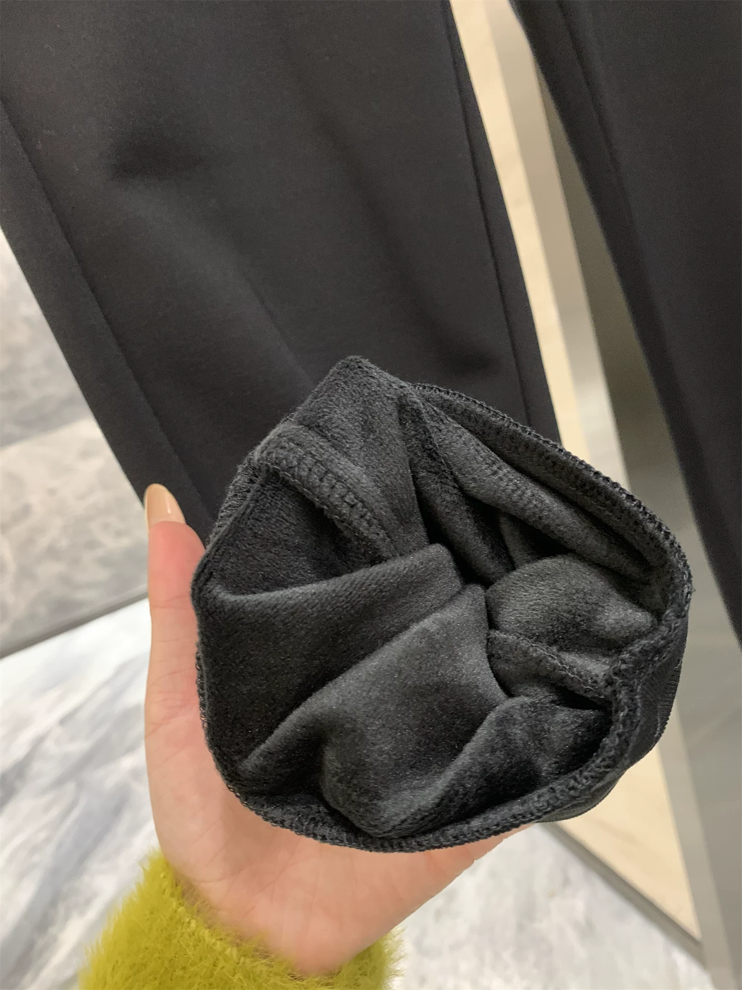 Don Quixote, một món đồ thời trang cổ điển trong phong cách áo khoác! Có lớp lót lông cừu tích hợp! Quần/Quần thể thao ống đứng, cạp chun, bo gấu, kiểu dáng đơn giản, thích hợp cho mùa thu đông.