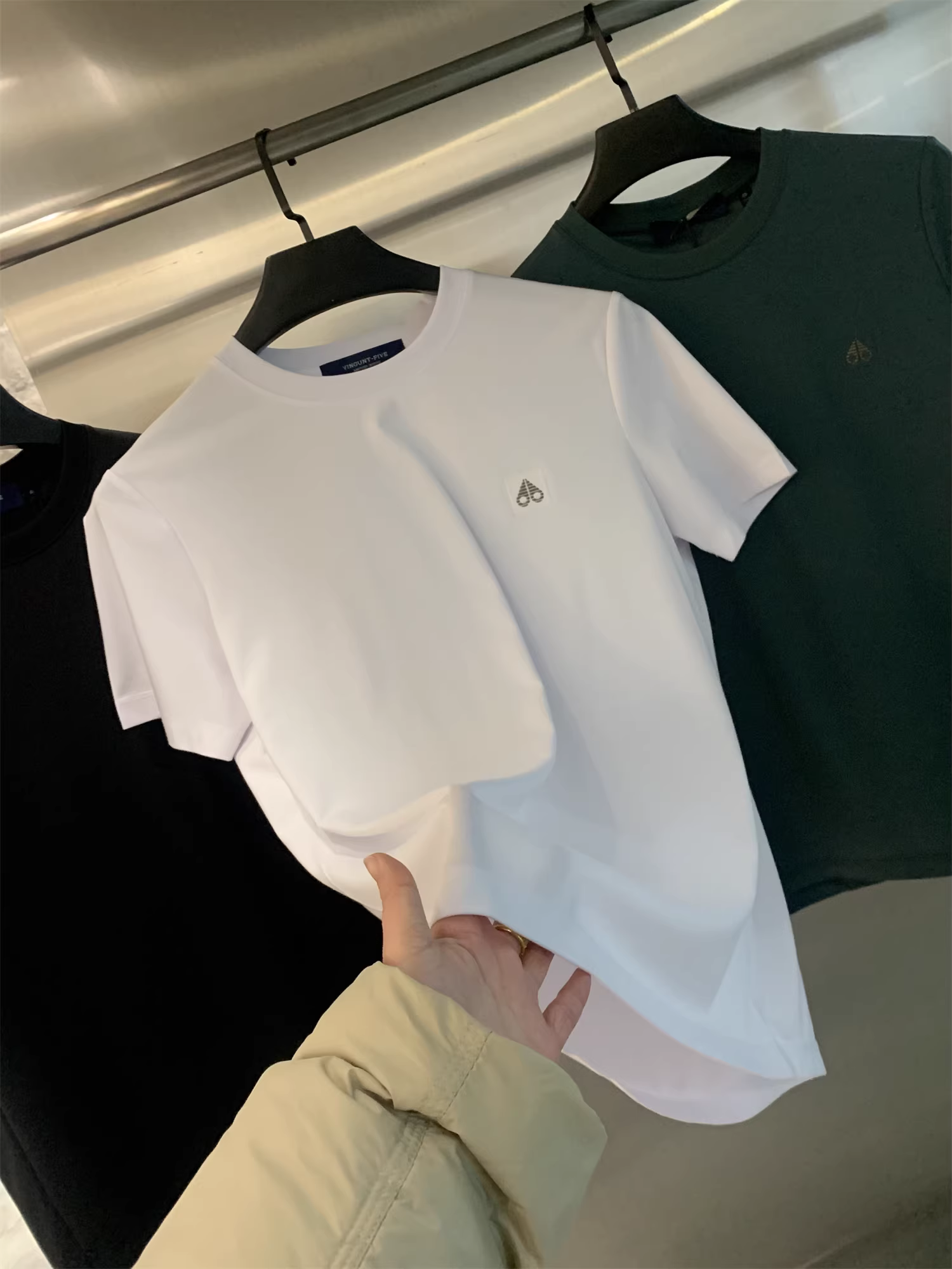 Don Quixote đang đến gần! Tencel + tơ tằm! Áo thun ngắn tay mềm mại thân thiện với da của cặp đôi hợp thời trang