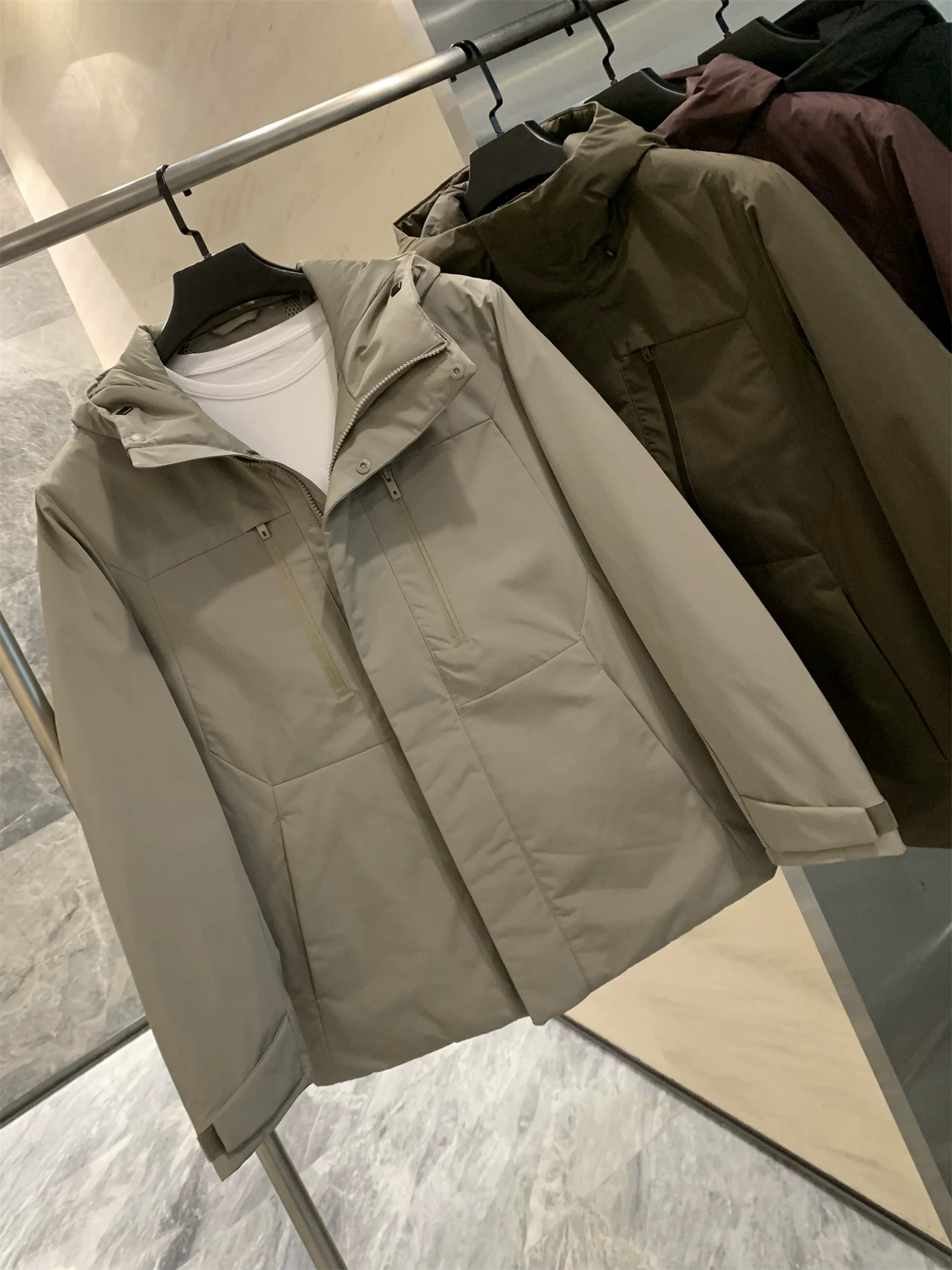 Áo khoác lông vũ Don Quixote High Performance 90 Duck Down! Áo khoác lông vũ có mũ trùm đầu, ấm áp mùa đông, chống gió, chống thấm nước.