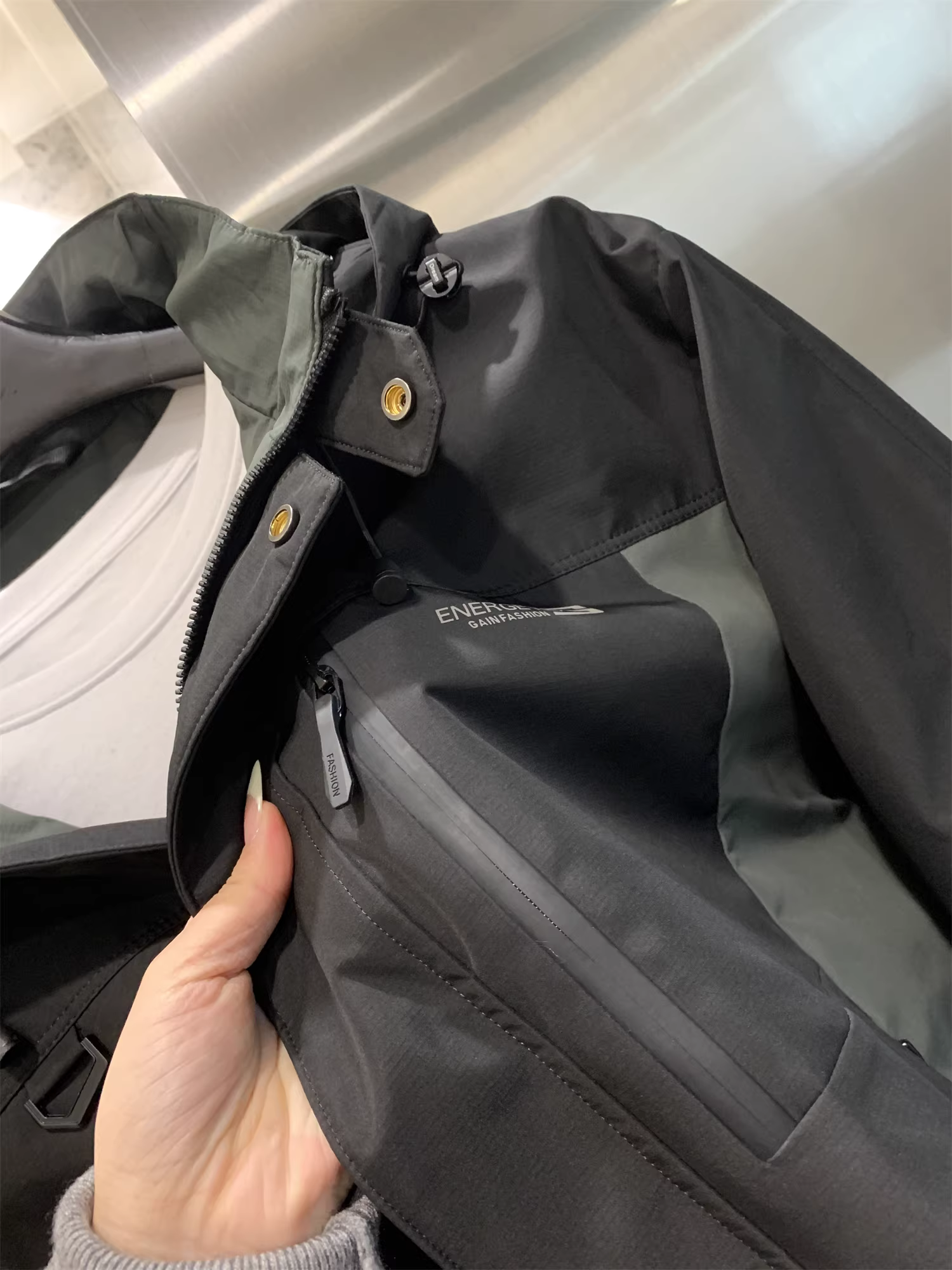 Áo khoác phao Don Quixote thiết kế phối màu! 90% lông vũ vịt! Có mũ trùm đầu tháo rời, ấm áp và dày dặn.