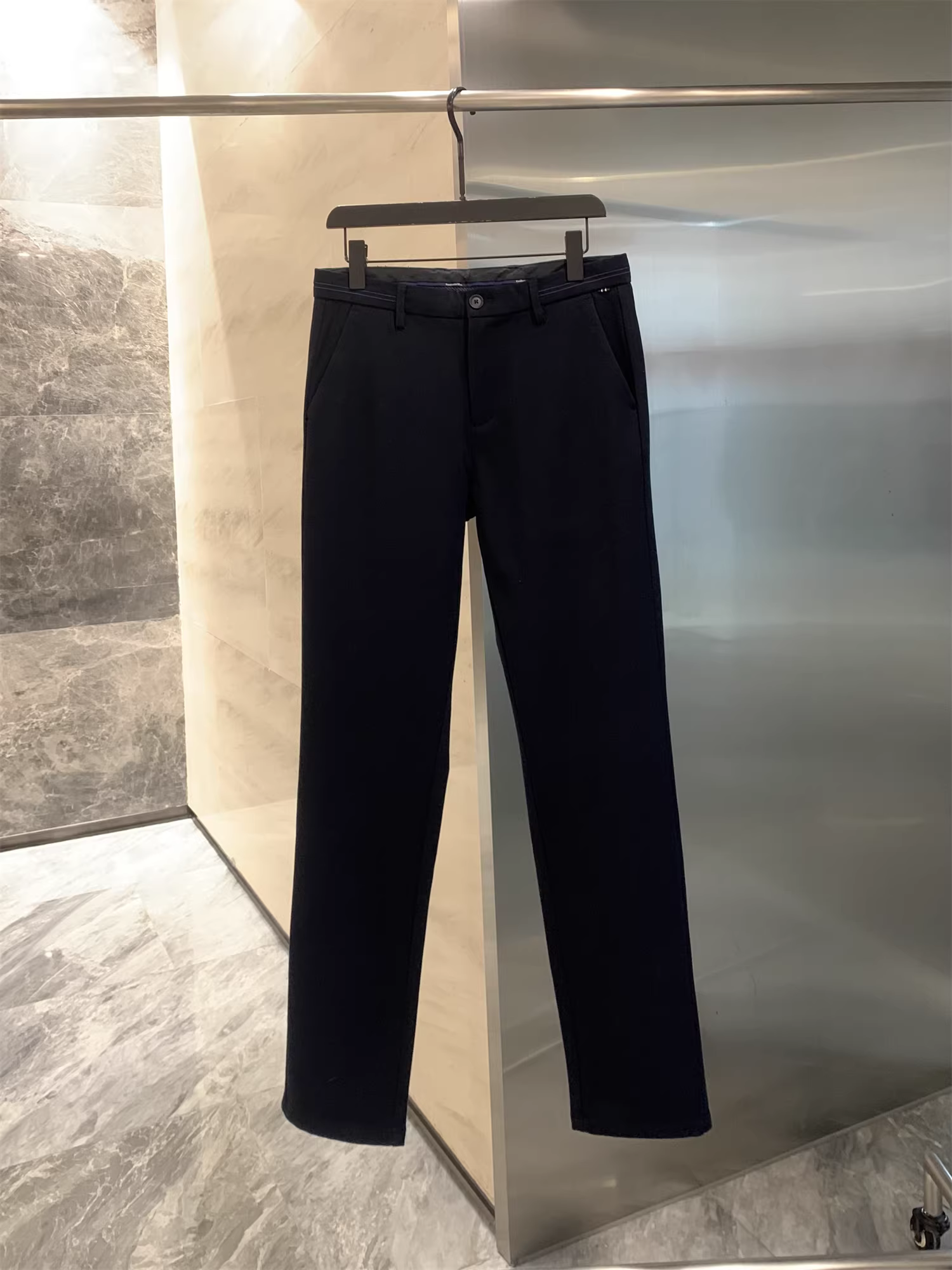 Don Quixote H series cổ điển! Dày và ấm áp! Quần âu ống đứng mùa đông ấm áp và thân thiện với làn da dành cho nam.