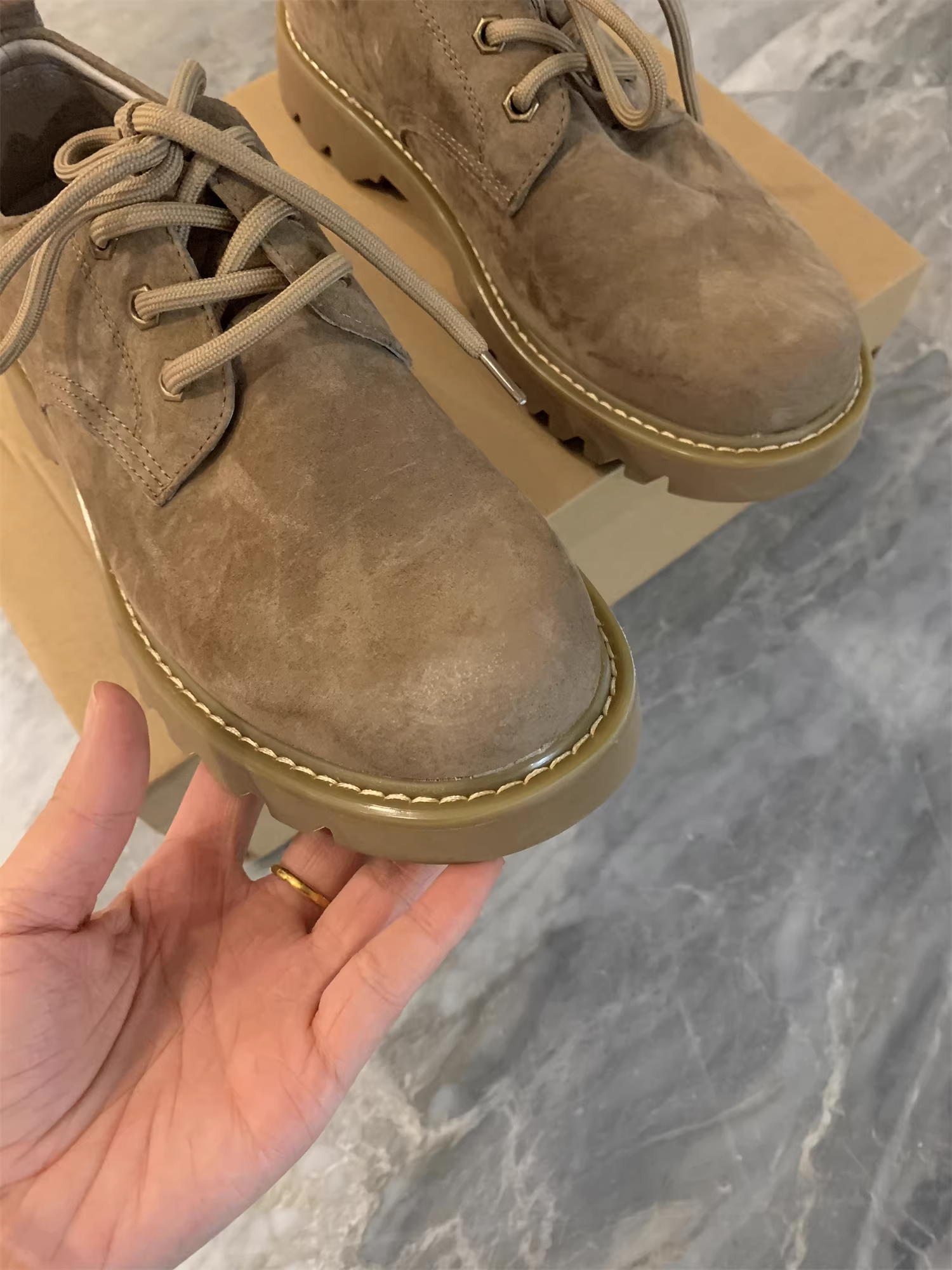 Giảm giá đặc biệt Don Quixote! Da lộn! Da thật, đế mềm, mũi tròn, buộc dây, giày da nam thời trang.